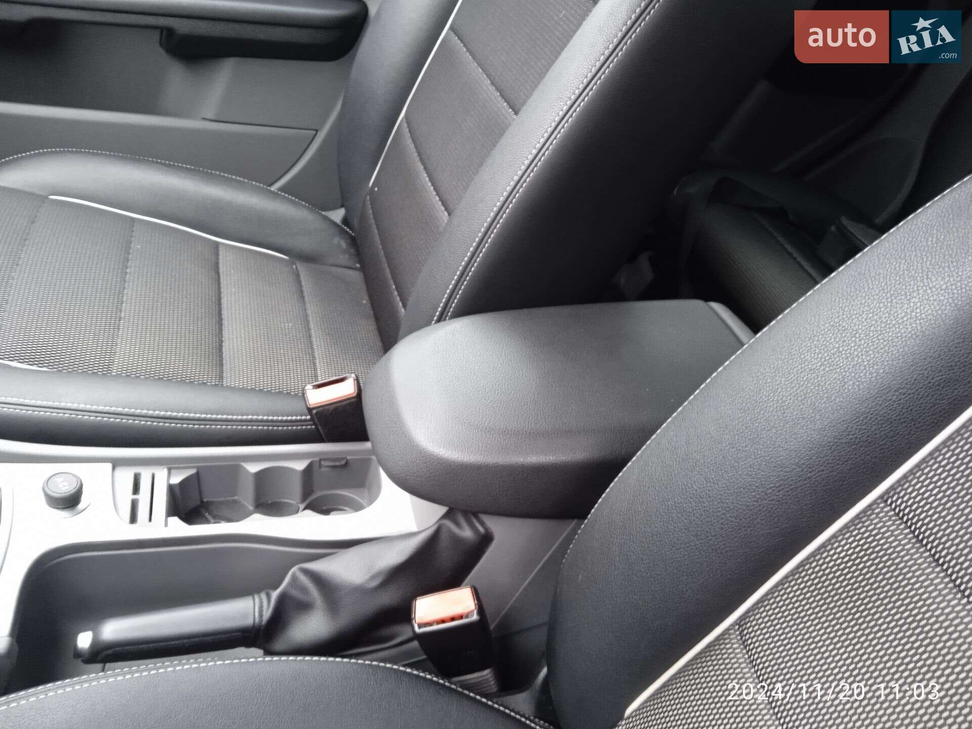 Ford Focus 2009 VIN WF0SXXGGDS9A24773 фото оголошення 5 з 25