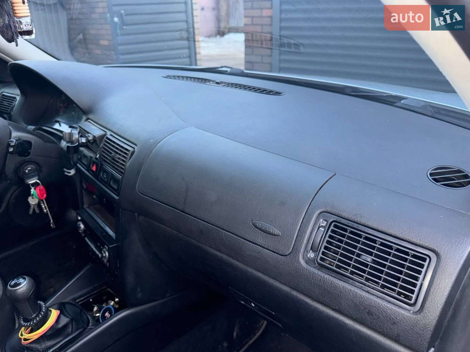 Volkswagen Golf 2002 VIN WVWZZZ1JZ3W131300 фото оголошення 44 з 62