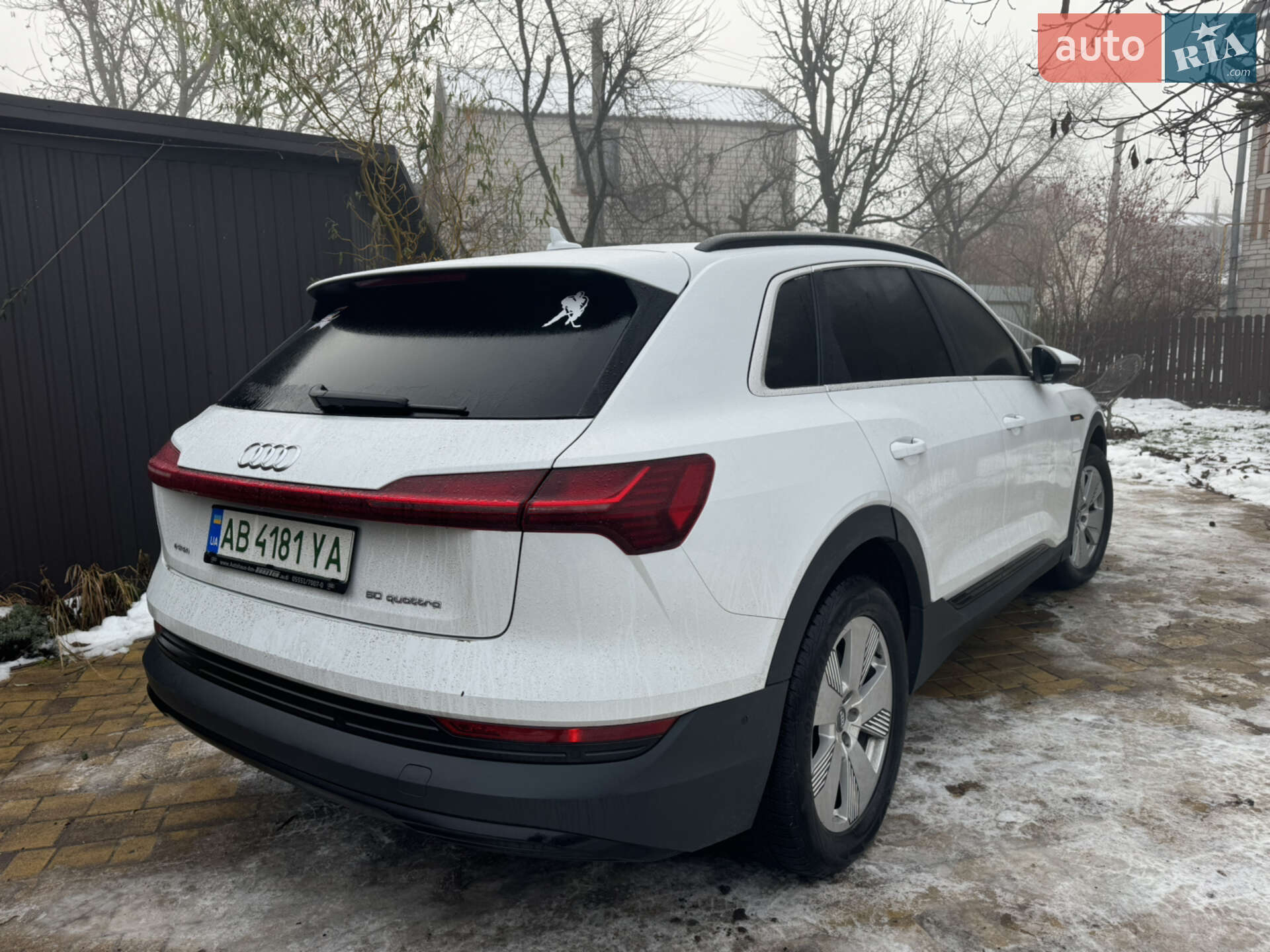 Audi e-tron 2020 VIN WAUZZZGE7LB037331 фото оголошення 2 з 11