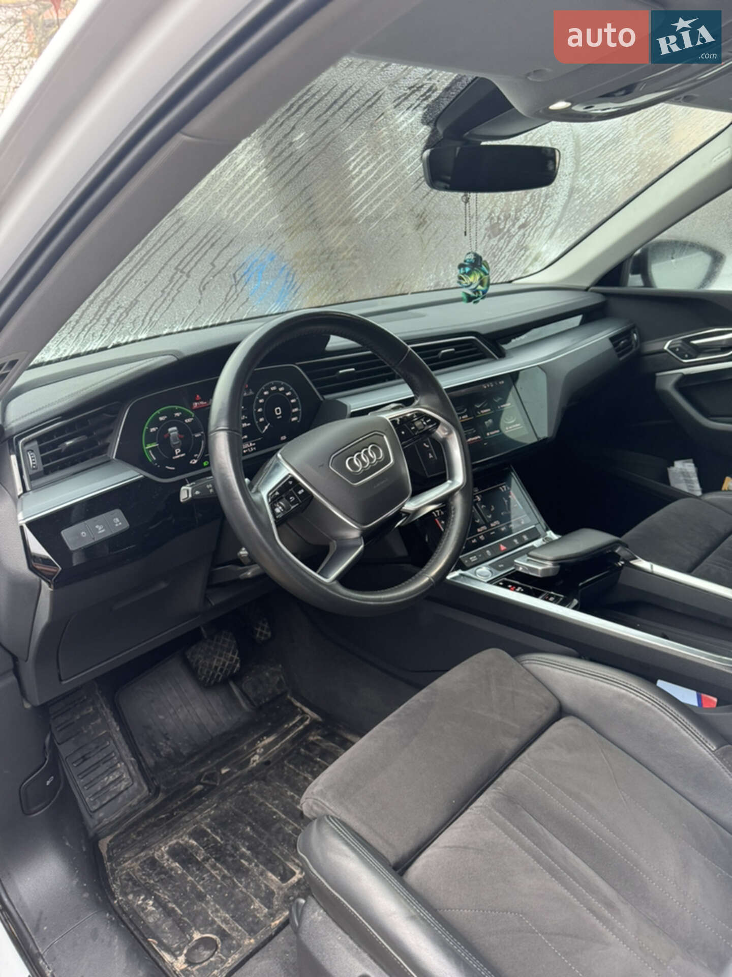 Audi e-tron 2020 VIN WAUZZZGE7LB037331 фото оголошення 8 з 11