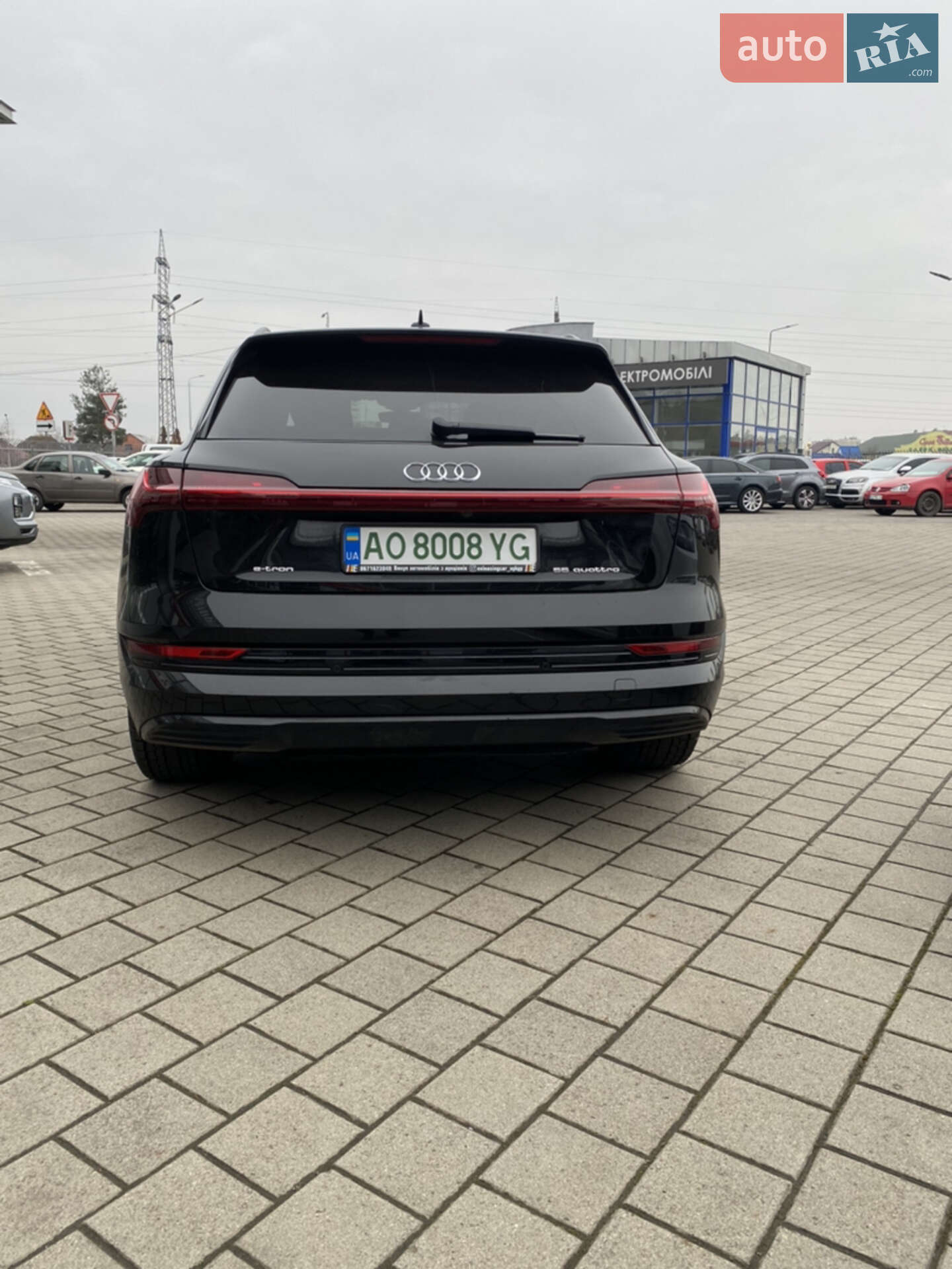 Audi e-tron 2019 VIN WAUZZZGE9KB011523 фото оголошення 6 з 13