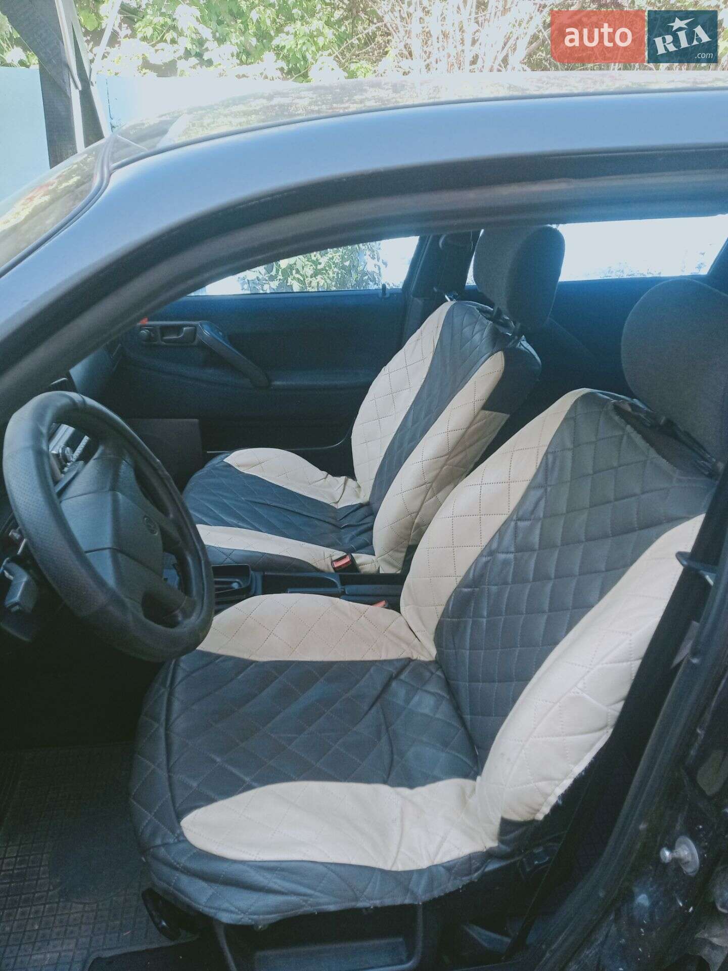 Volkswagen Passat 1992 VIN WVWZZZ31ZNE321650 фото оголошення 15 з 17