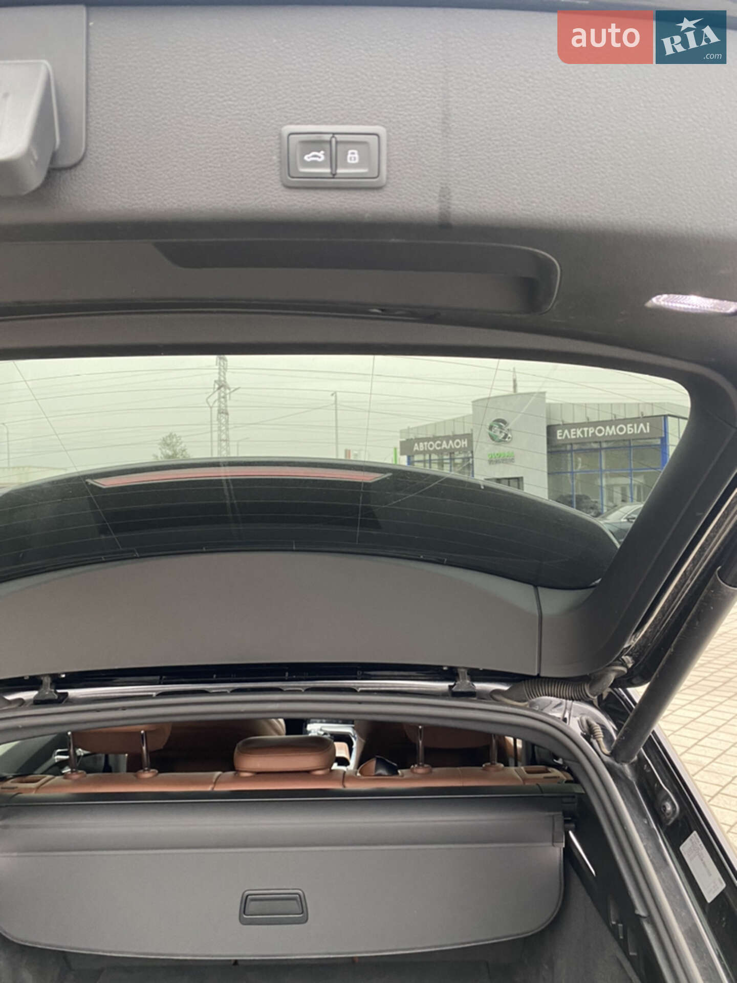 Audi e-tron 2019 VIN WAUZZZGE9KB011523 фото оголошення 11 з 13