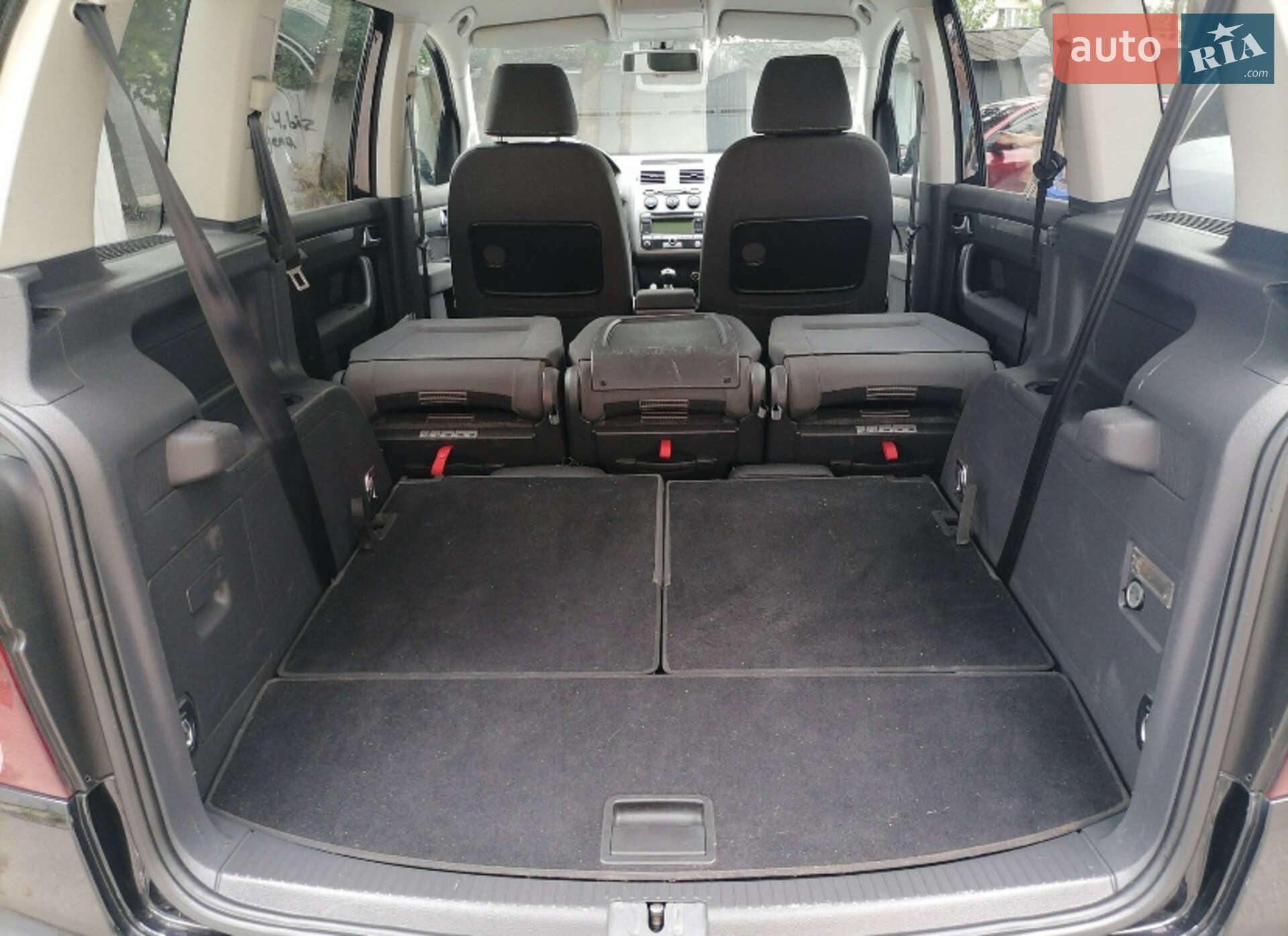 Volkswagen Touran 2009 VIN WVGZZZ1TZ9W084094 фото оголошення 13 з 37