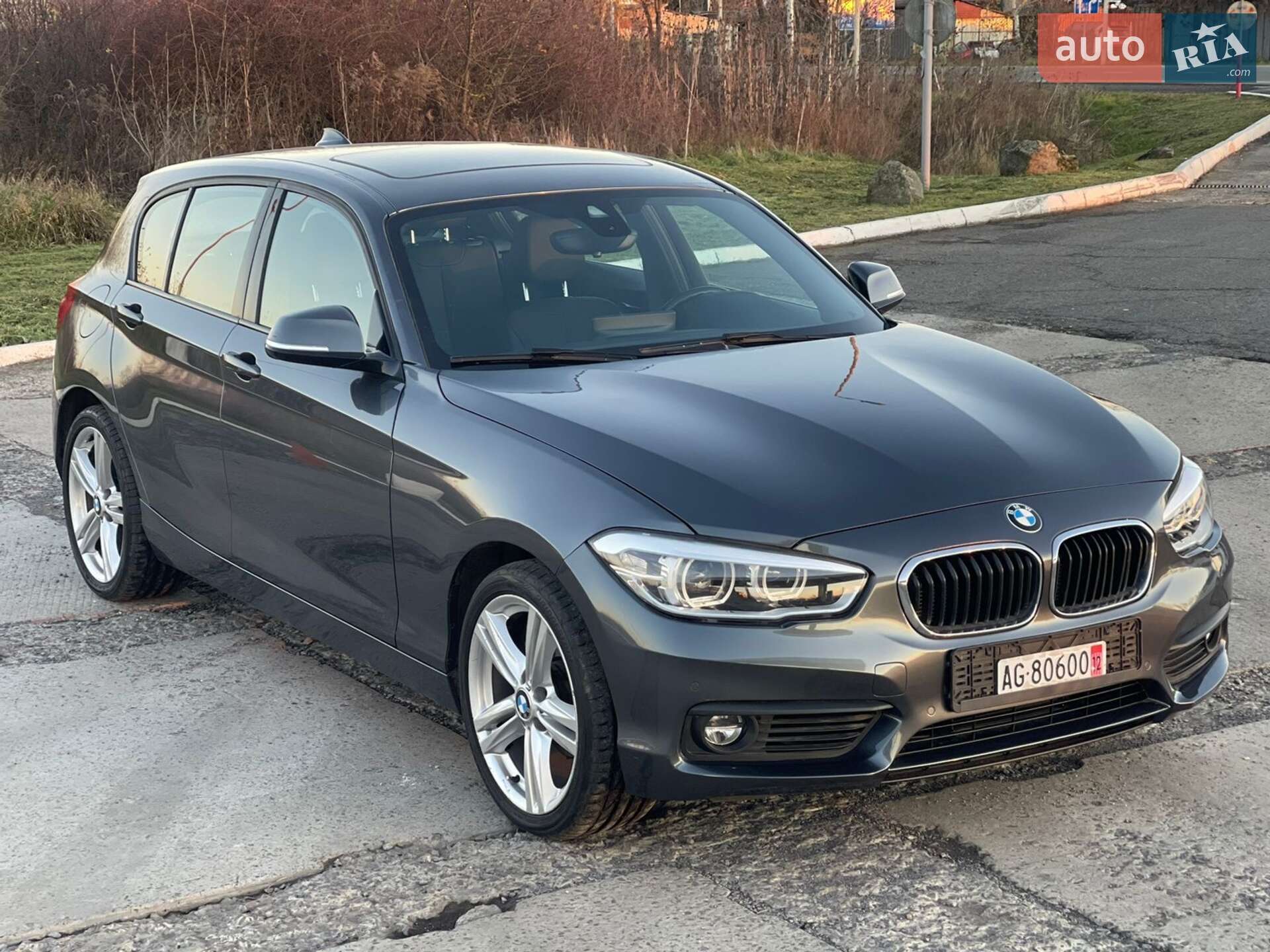BMW 1 Series 2017 VIN WBA1R510607A46199 фото оголошення 4 з 38