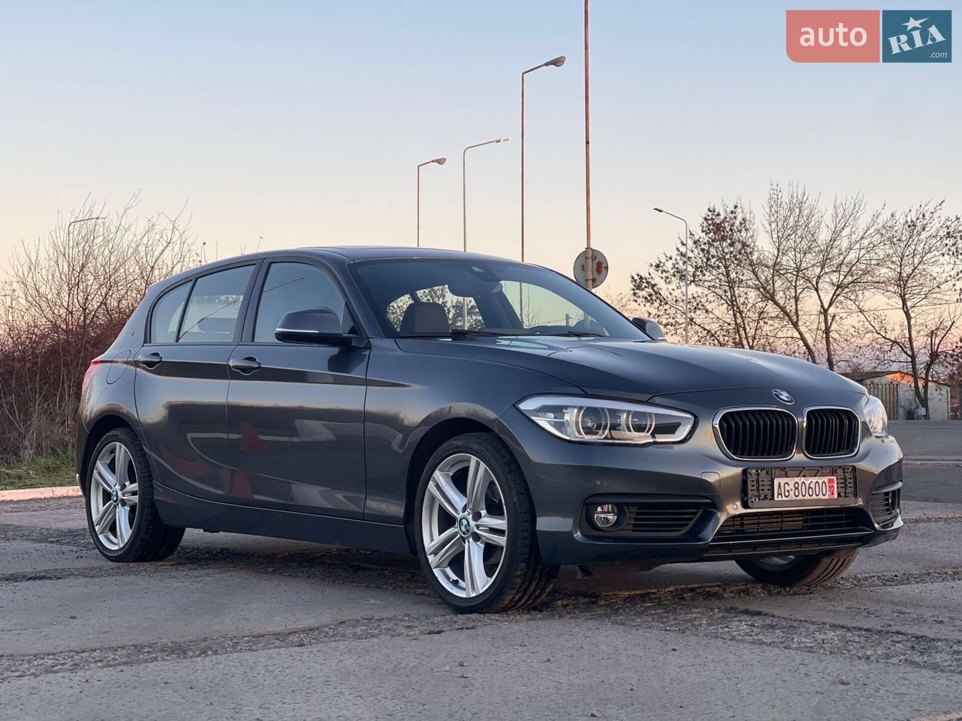 BMW 1 Series 2017 VIN WBA1R510607A46199 фото оголошення 5 з 38