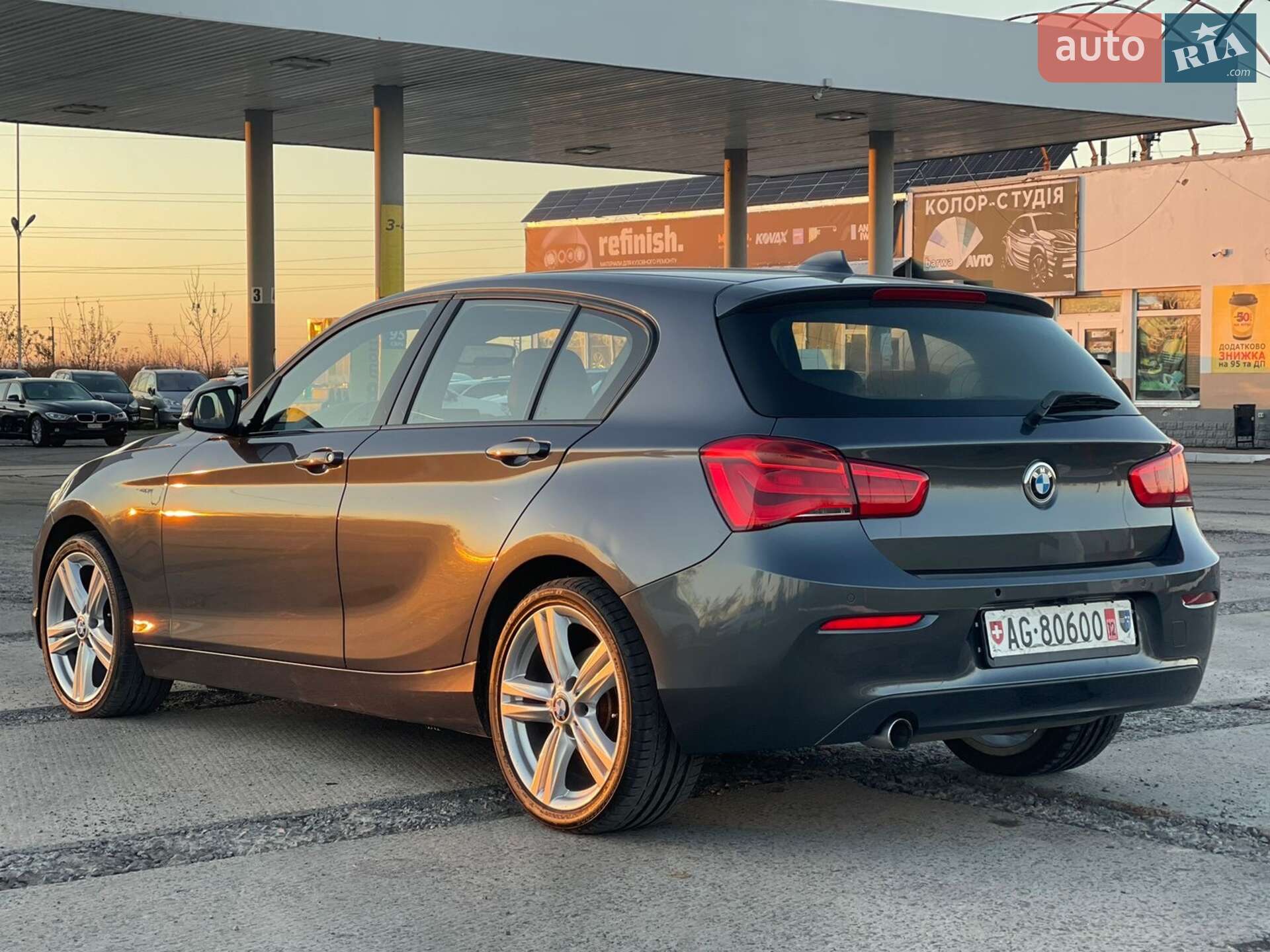 BMW 1 Series 2017 VIN WBA1R510607A46199 фото оголошення 8 з 38