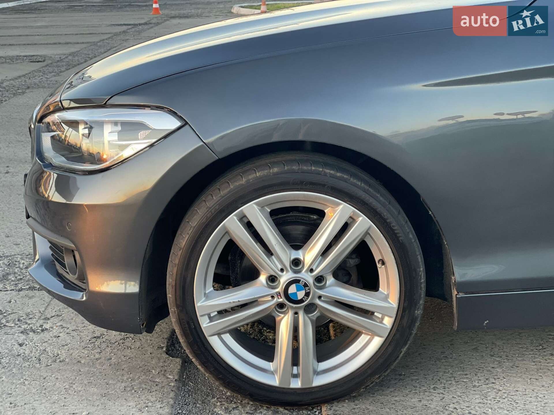 BMW 1 Series 2017 VIN WBA1R510607A46199 фото оголошення 13 з 38