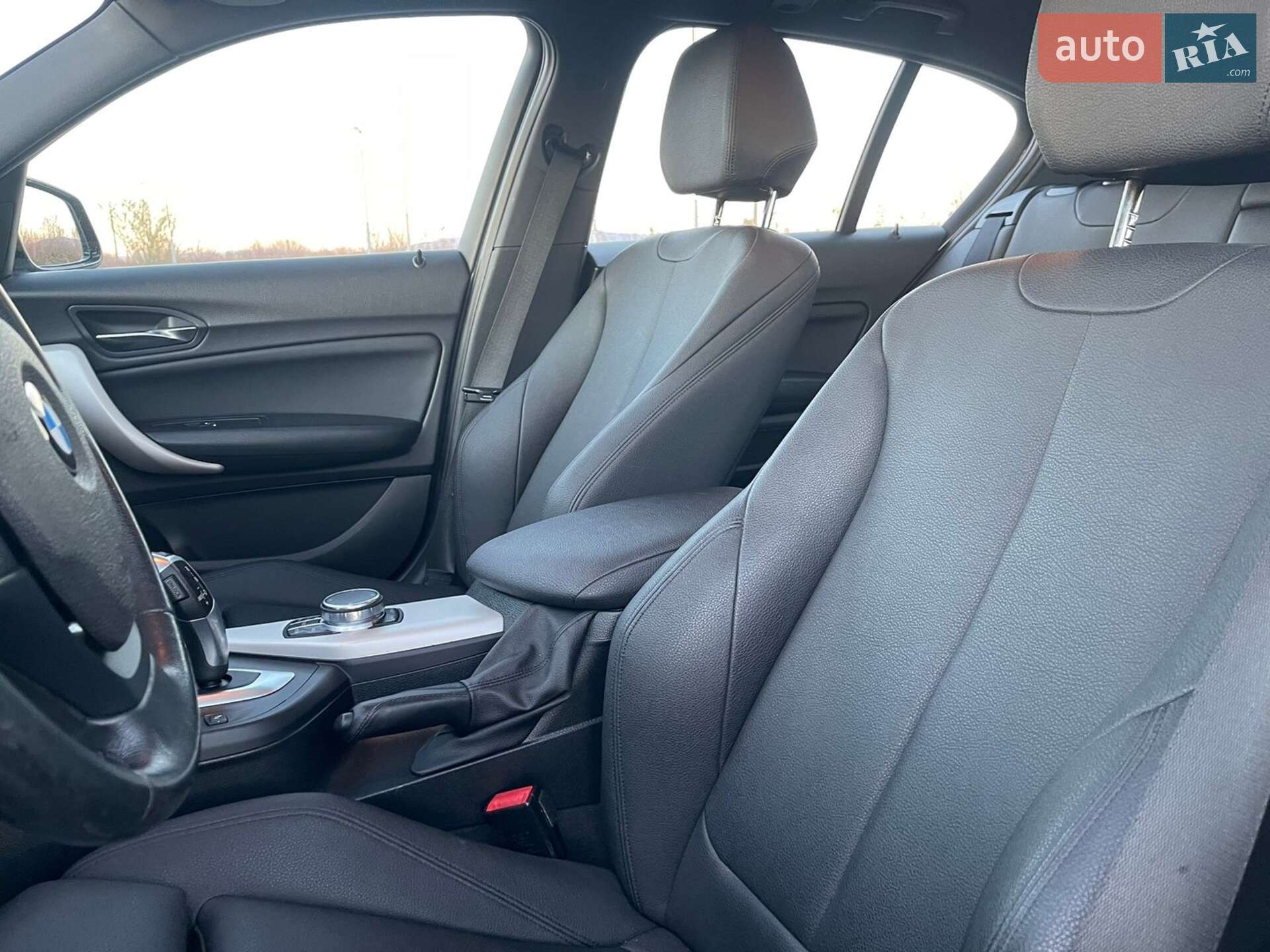 BMW 1 Series 2017 VIN WBA1R510607A46199 фото оголошення 20 з 38