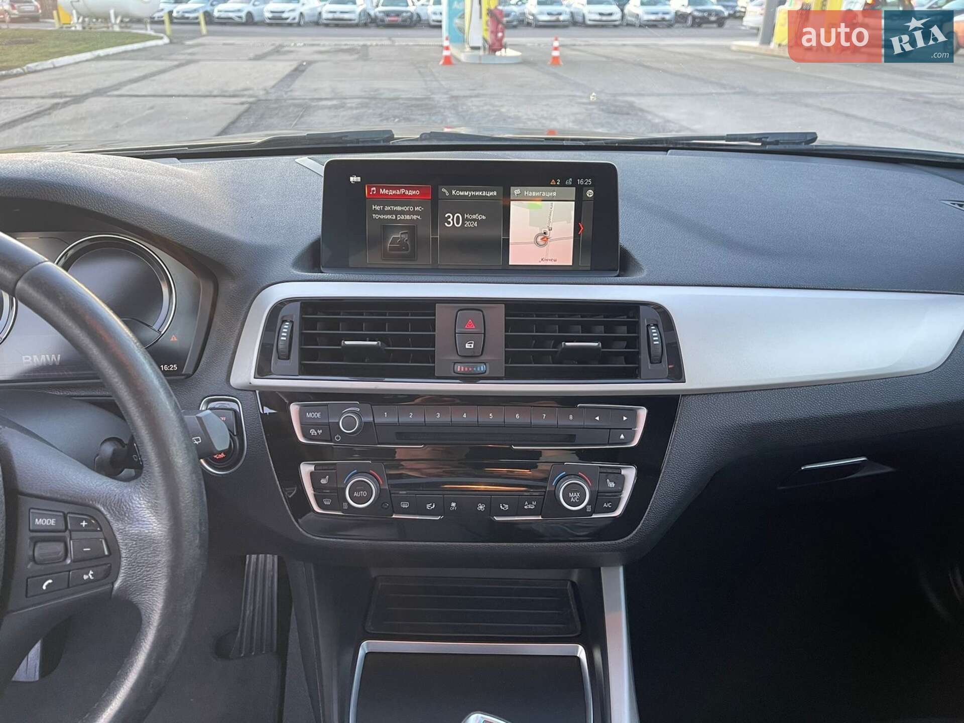 BMW 1 Series 2017 VIN WBA1R510607A46199 фото оголошення 23 з 38