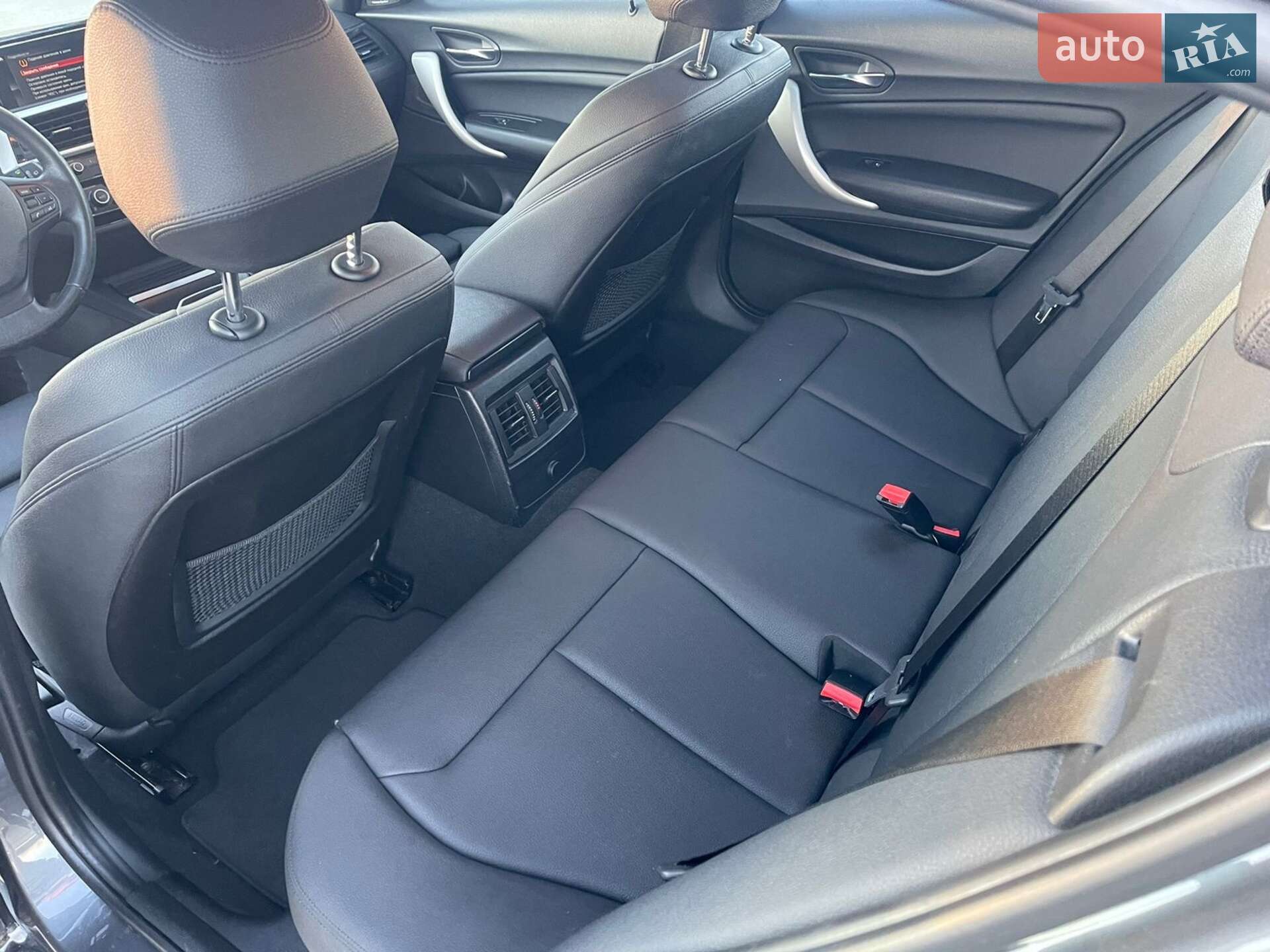 BMW 1 Series 2017 VIN WBA1R510607A46199 фото оголошення 31 з 38