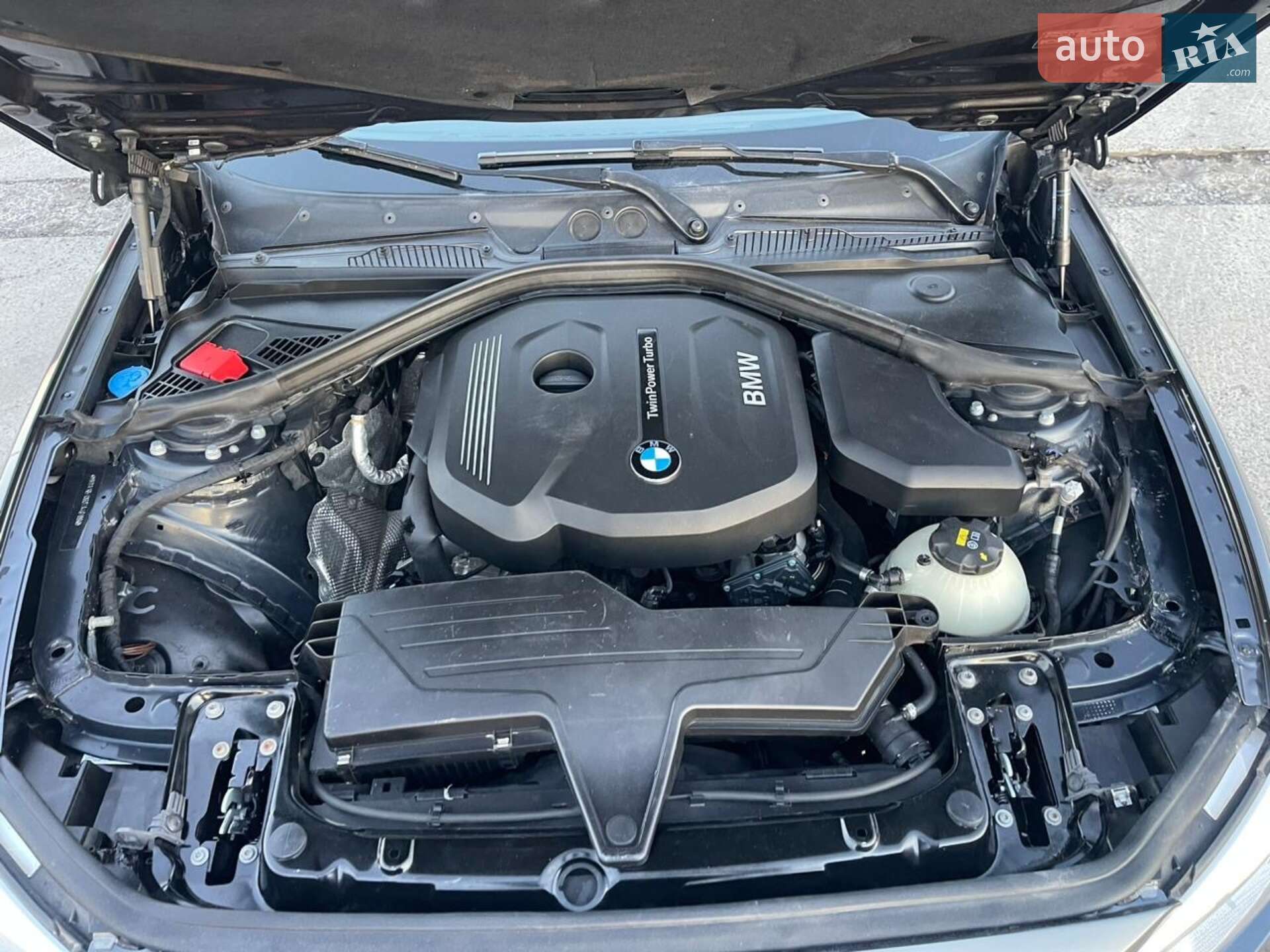 BMW 1 Series 2017 VIN WBA1R510607A46199 фото оголошення 34 з 38