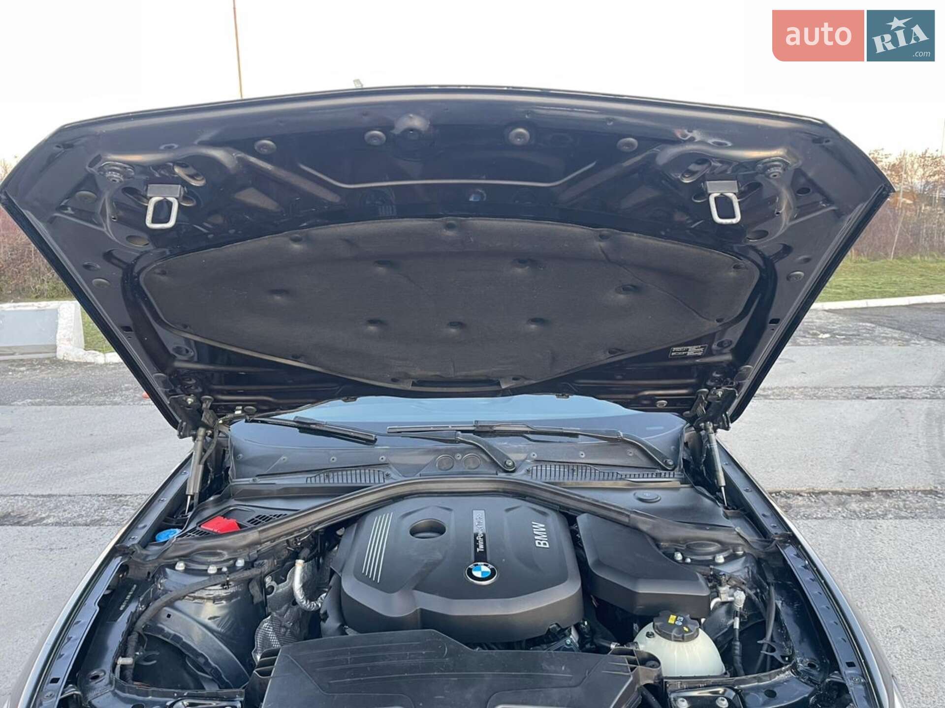 BMW 1 Series 2017 VIN WBA1R510607A46199 фото оголошення 35 з 38