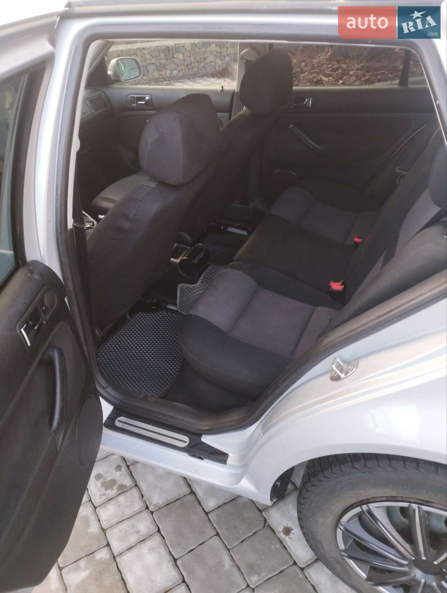 Volkswagen Golf 2000 VIN WVWZZZ1JZYW715411 фото оголошення 10 з 13