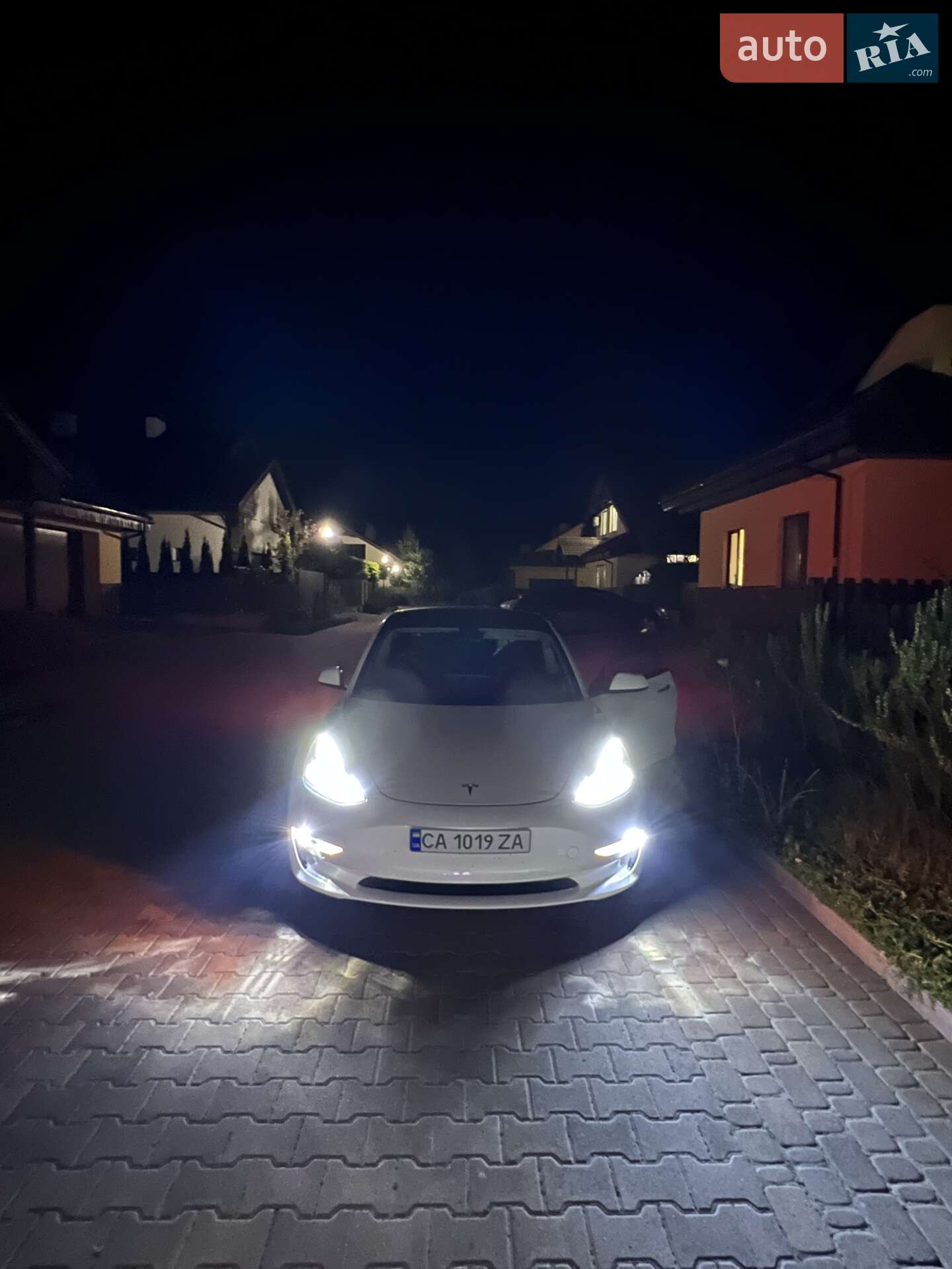 Tesla Model 3 2022 VIN 5YJ3E1EA8NF242162 фото оголошення 3 з 9