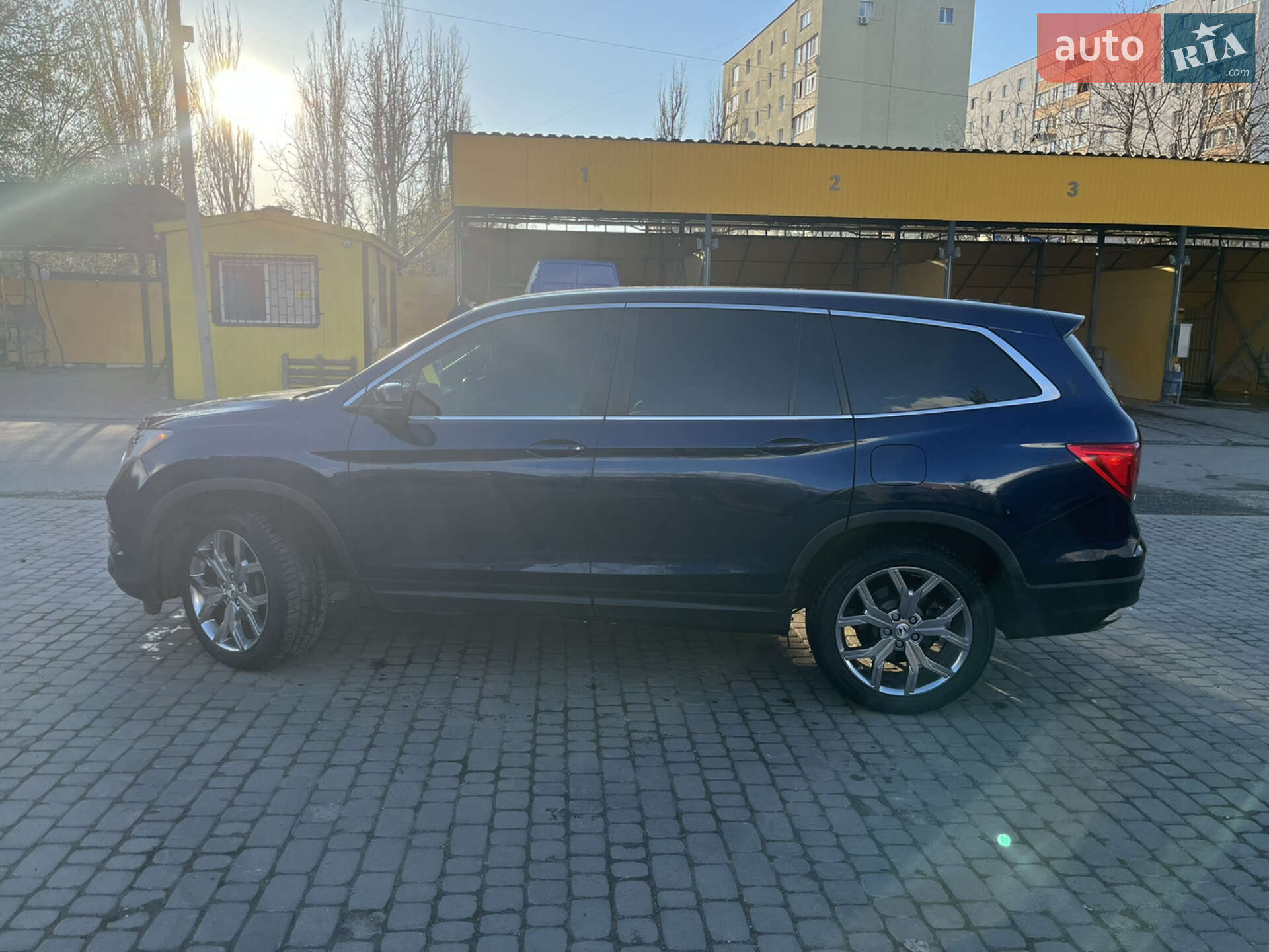 Honda Pilot 2017 VIN 5FNYF6H79HB060507 фото оголошення 2 з 14