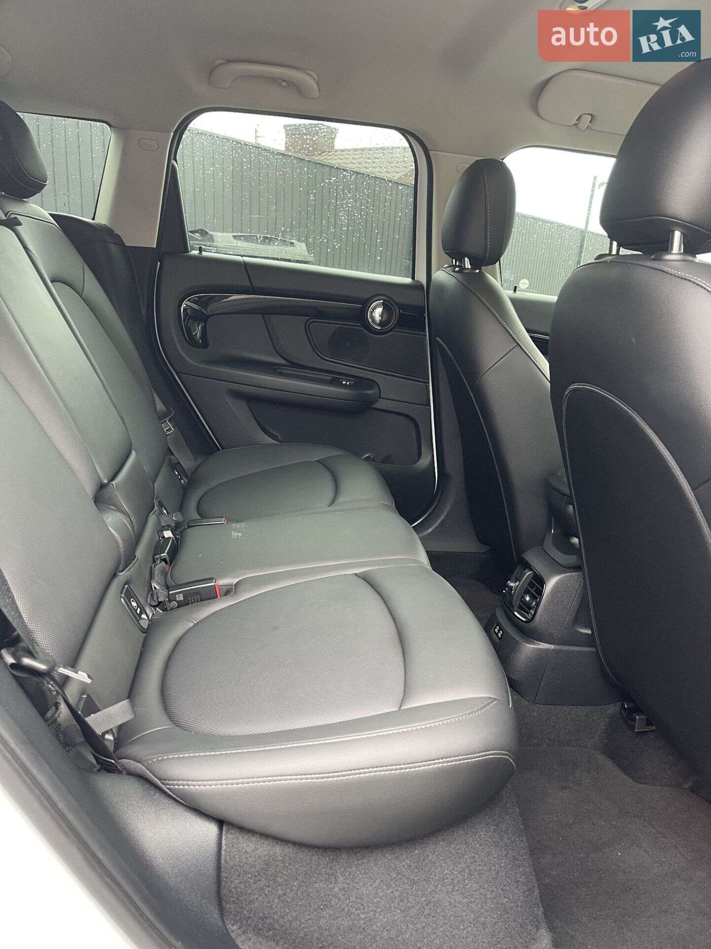 Mini Countryman 2018 VIN WMZYU7C55K3F94550 фото оголошення 12 з 38