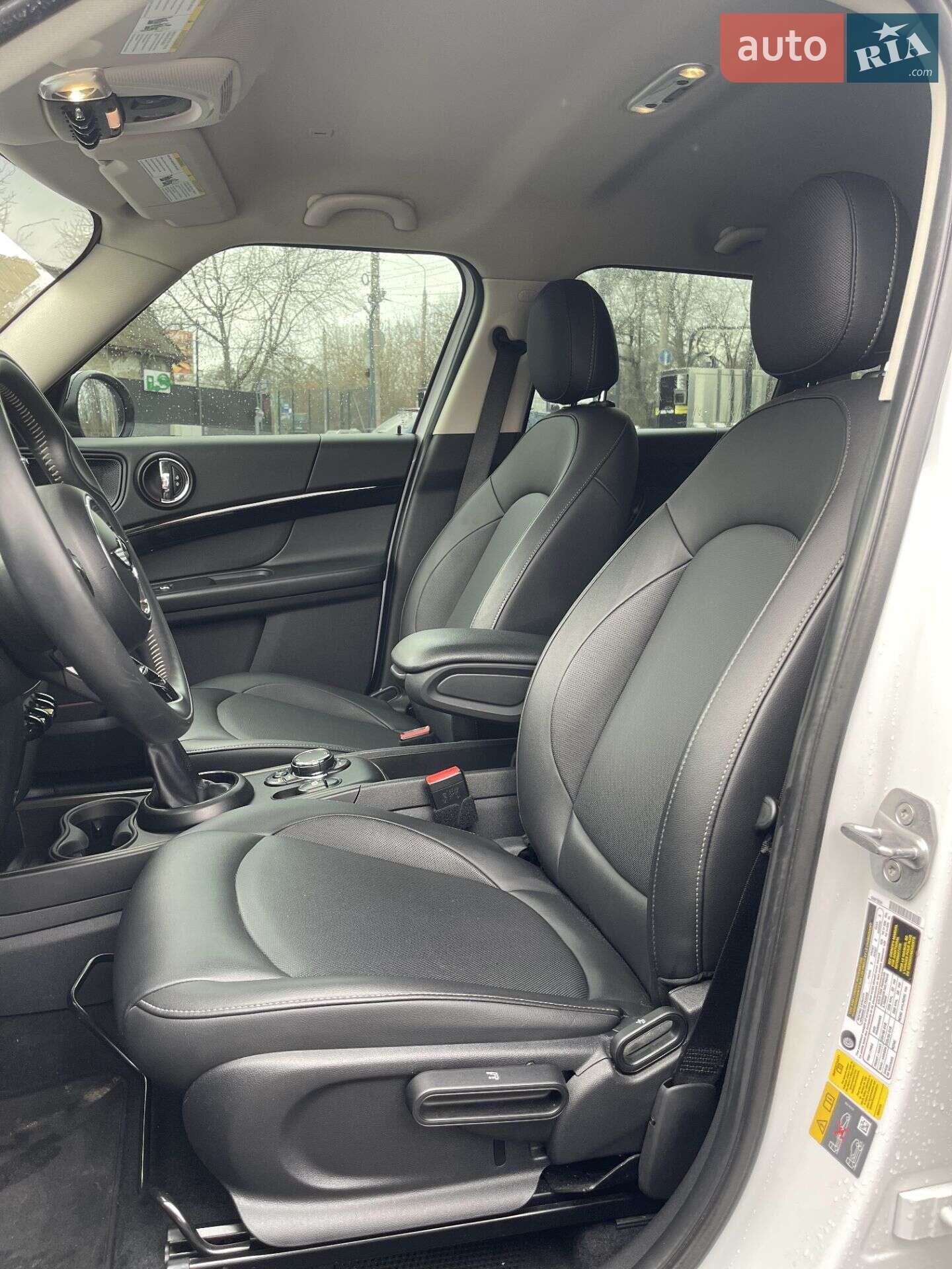 Mini Countryman 2018 VIN WMZYU7C55K3F94550 фото оголошення 14 з 38