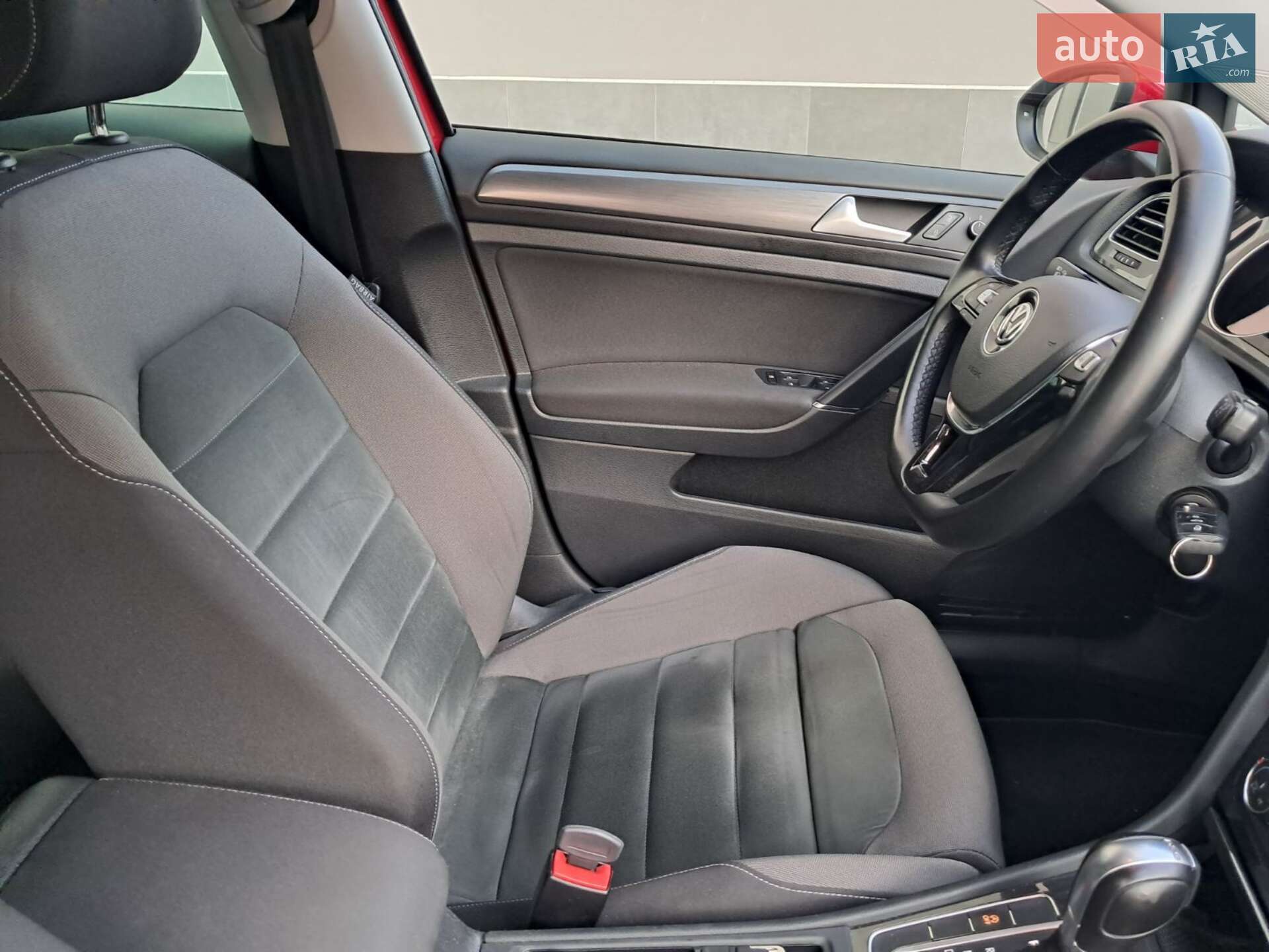 Volkswagen Golf 2019 VIN WVWZZZAUZKP569957 фото оголошення 27 з 37