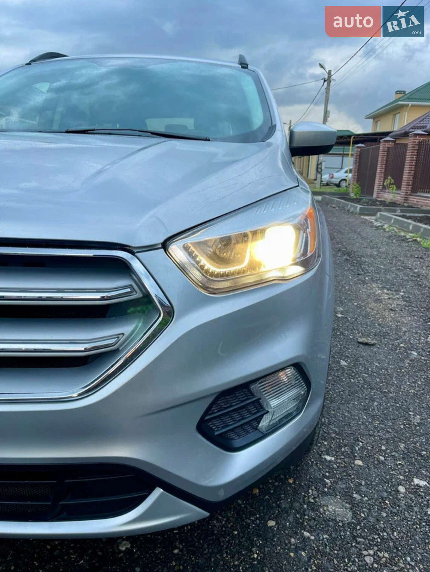 Ford Escape 2019 VIN 1FMCU0HD9KUC36453 фото оголошення 8 з 12