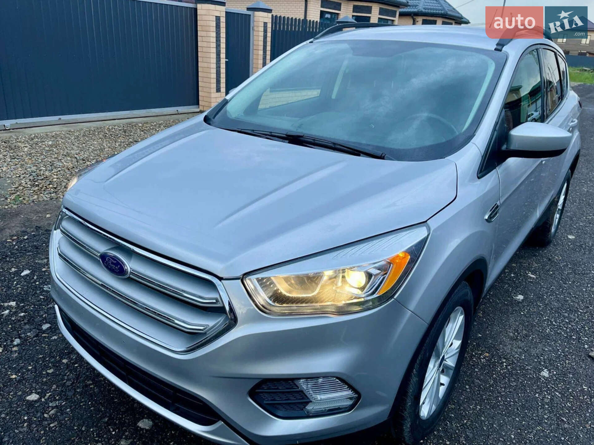 Ford Escape 2019 VIN 1FMCU0HD9KUC36453 фото оголошення 9 з 12