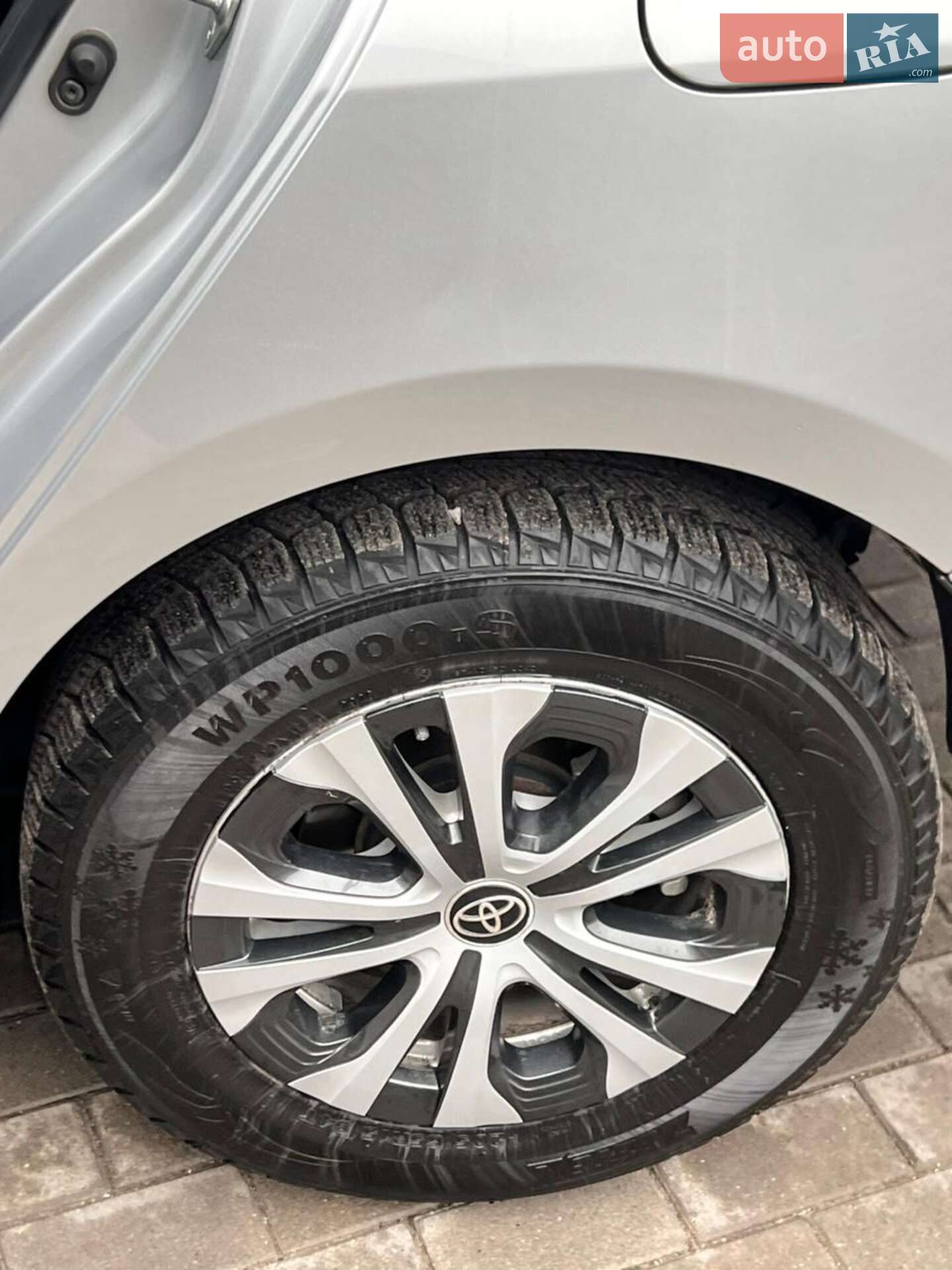 Toyota Prius 2018 VIN JTDKARFP9J3085399 фото оголошення 13 з 18