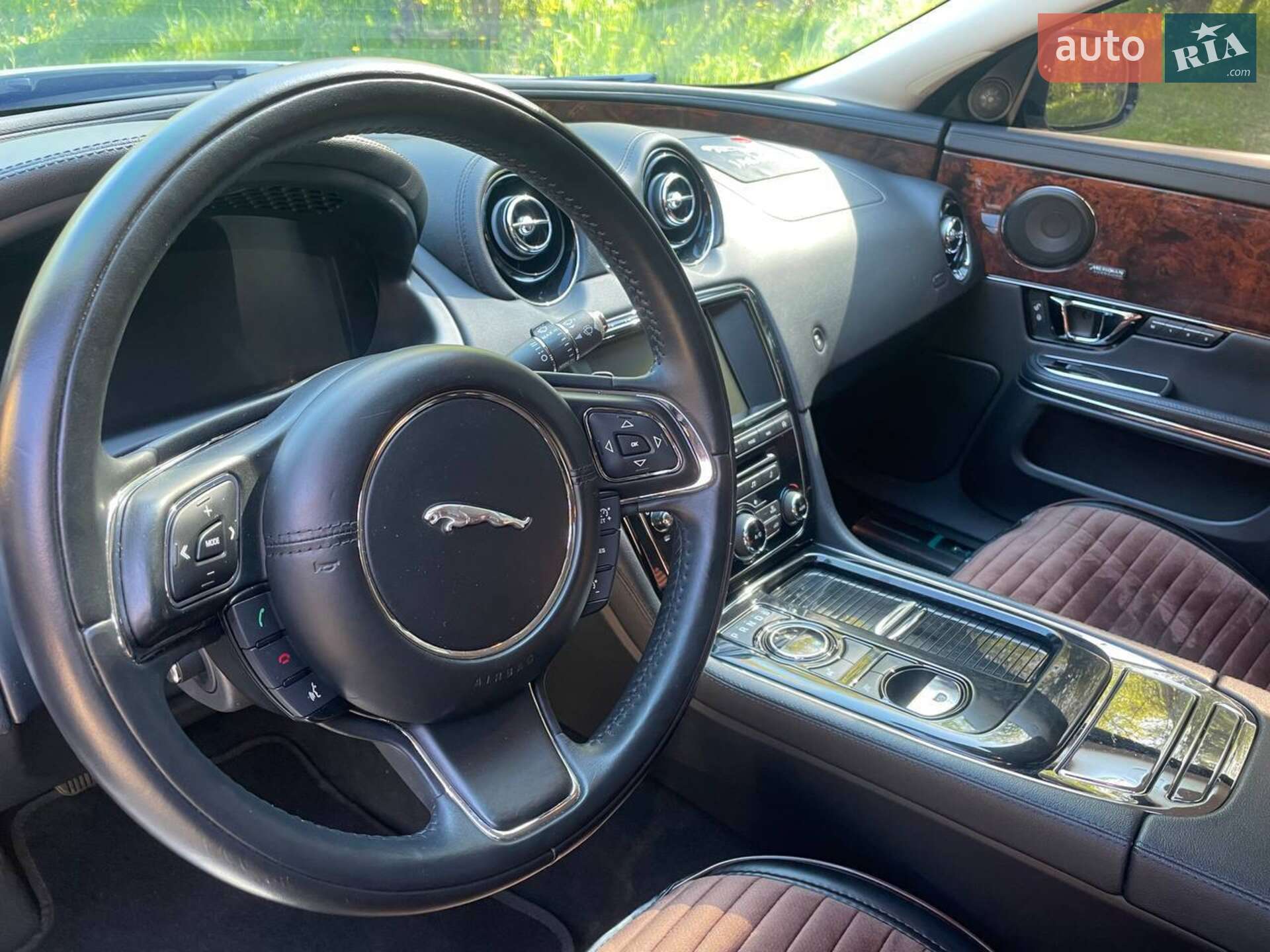 Jaguar XJ 2015 VIN SAJAJ22H0F8V88378 фото оголошення 15 з 40