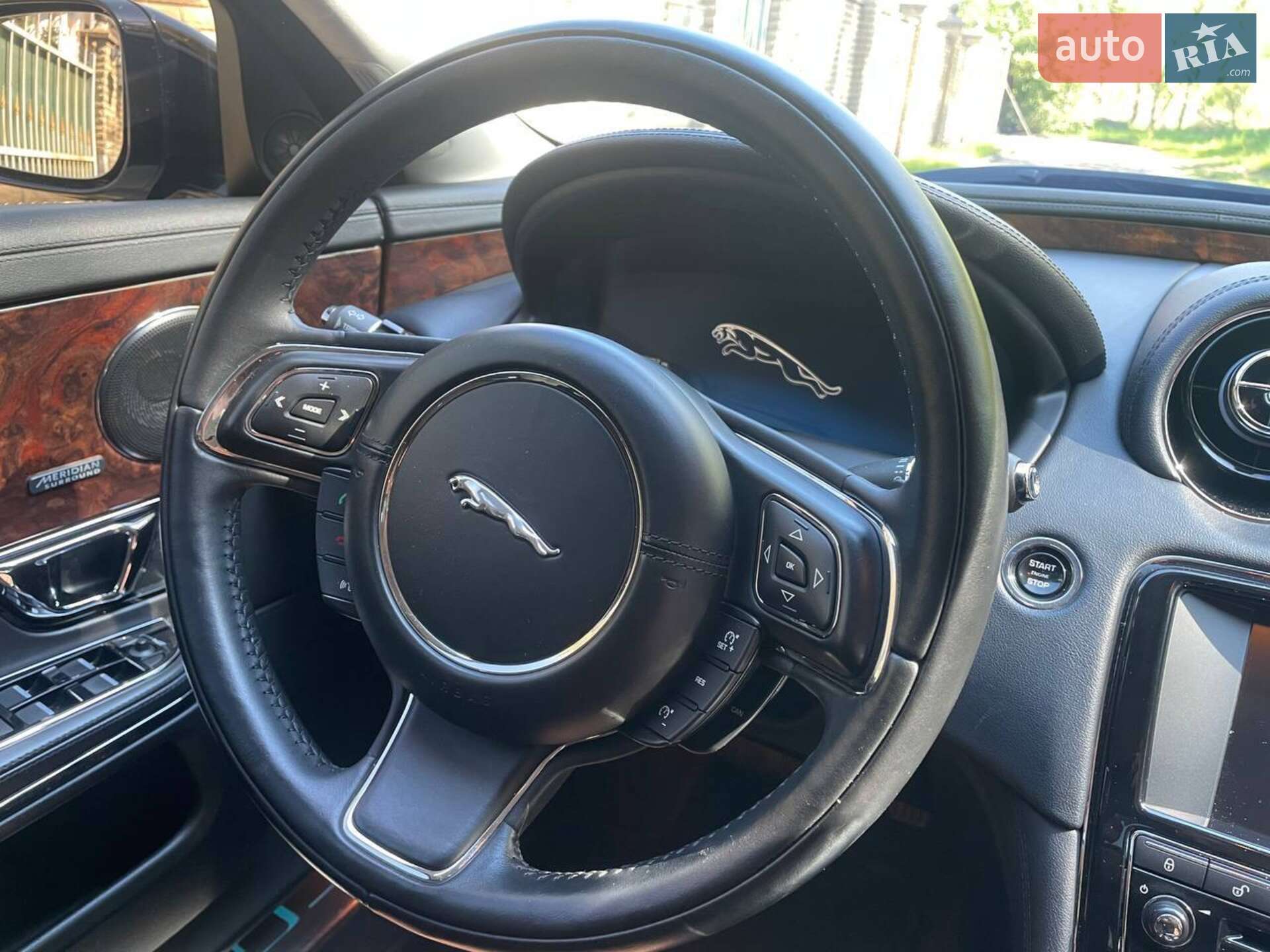 Jaguar XJ 2015 VIN SAJAJ22H0F8V88378 фото оголошення 22 з 40