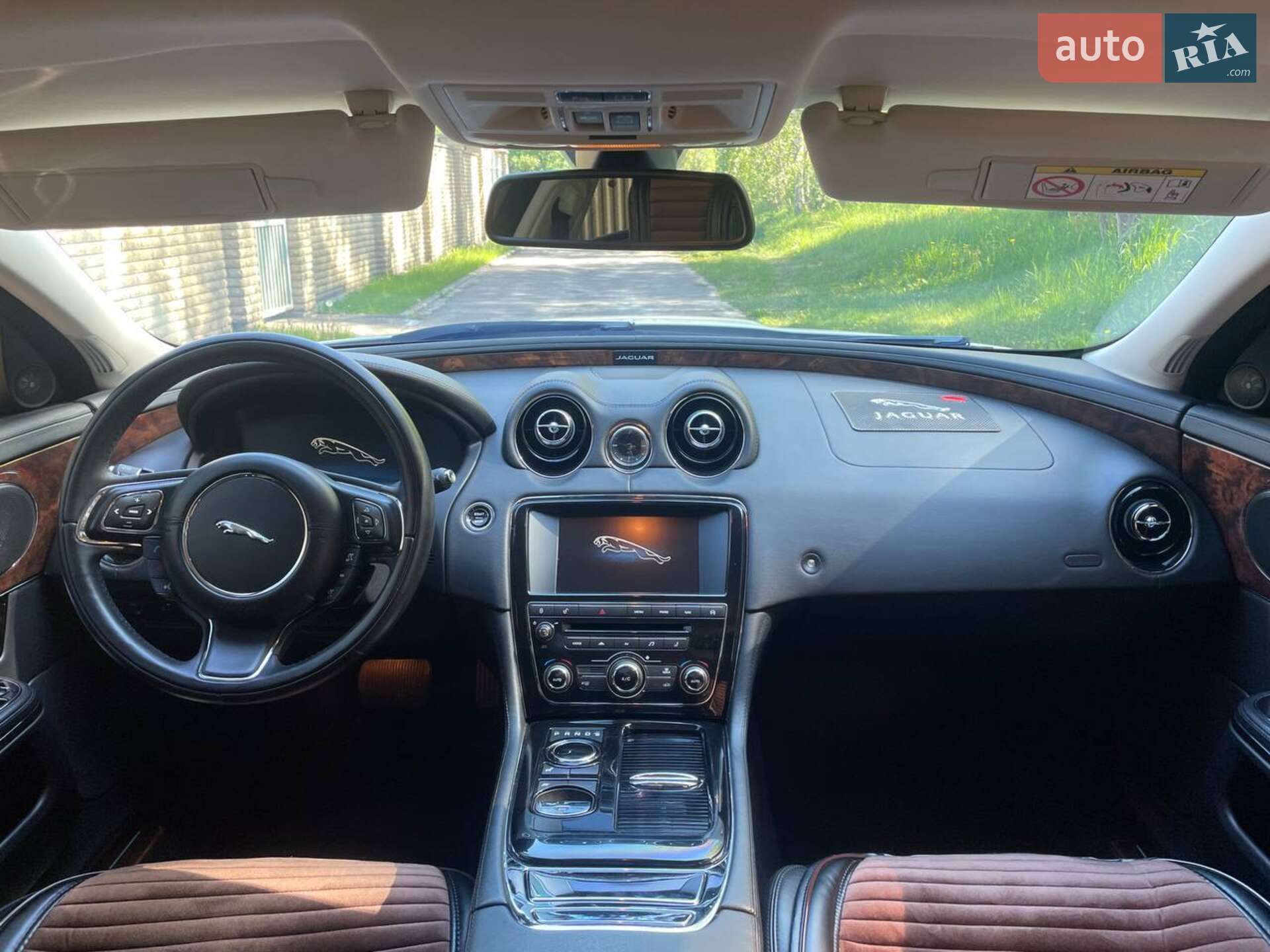Jaguar XJ 2015 VIN SAJAJ22H0F8V88378 фото оголошення 23 з 40