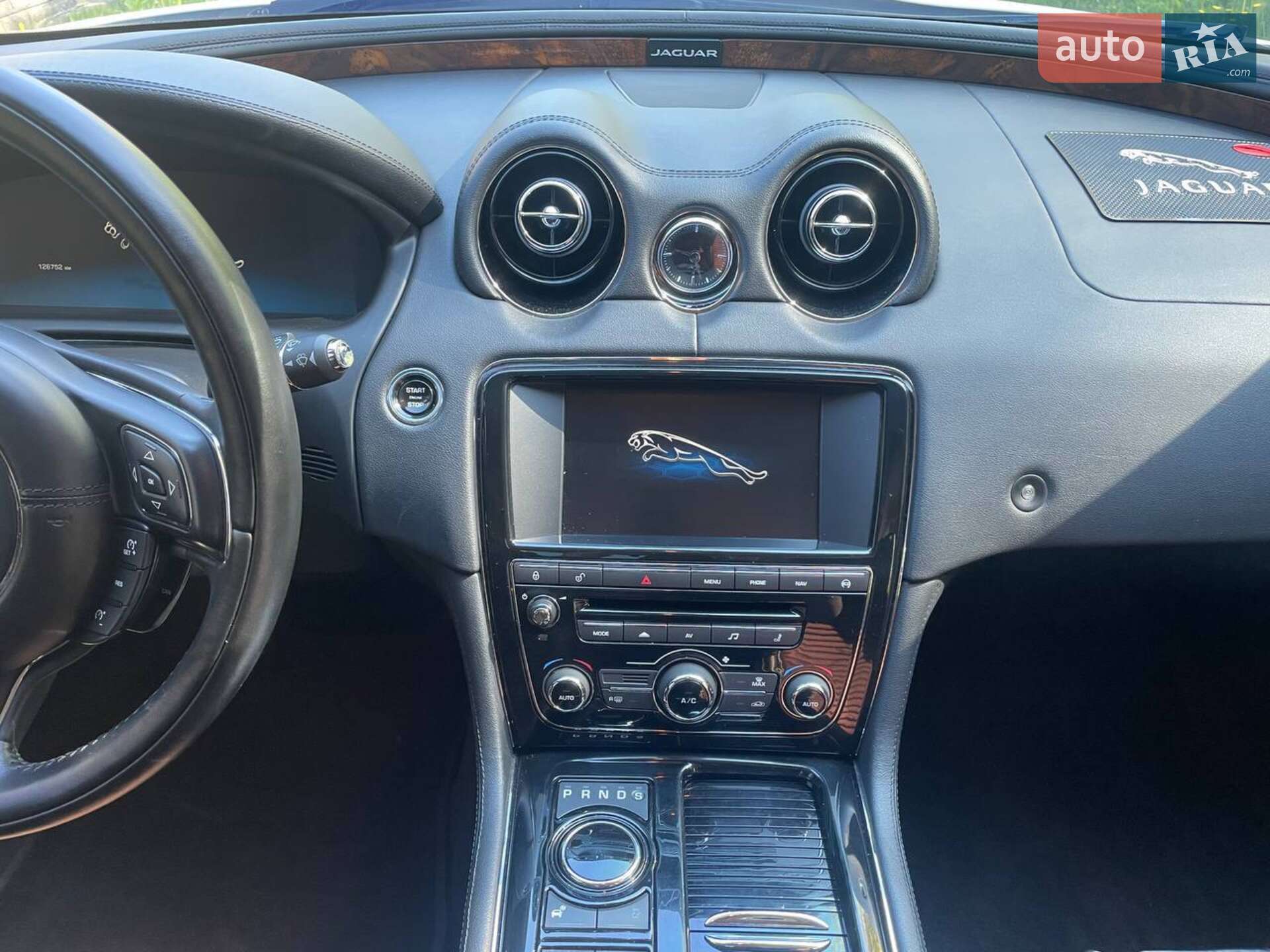 Jaguar XJ 2015 VIN SAJAJ22H0F8V88378 фото оголошення 24 з 40