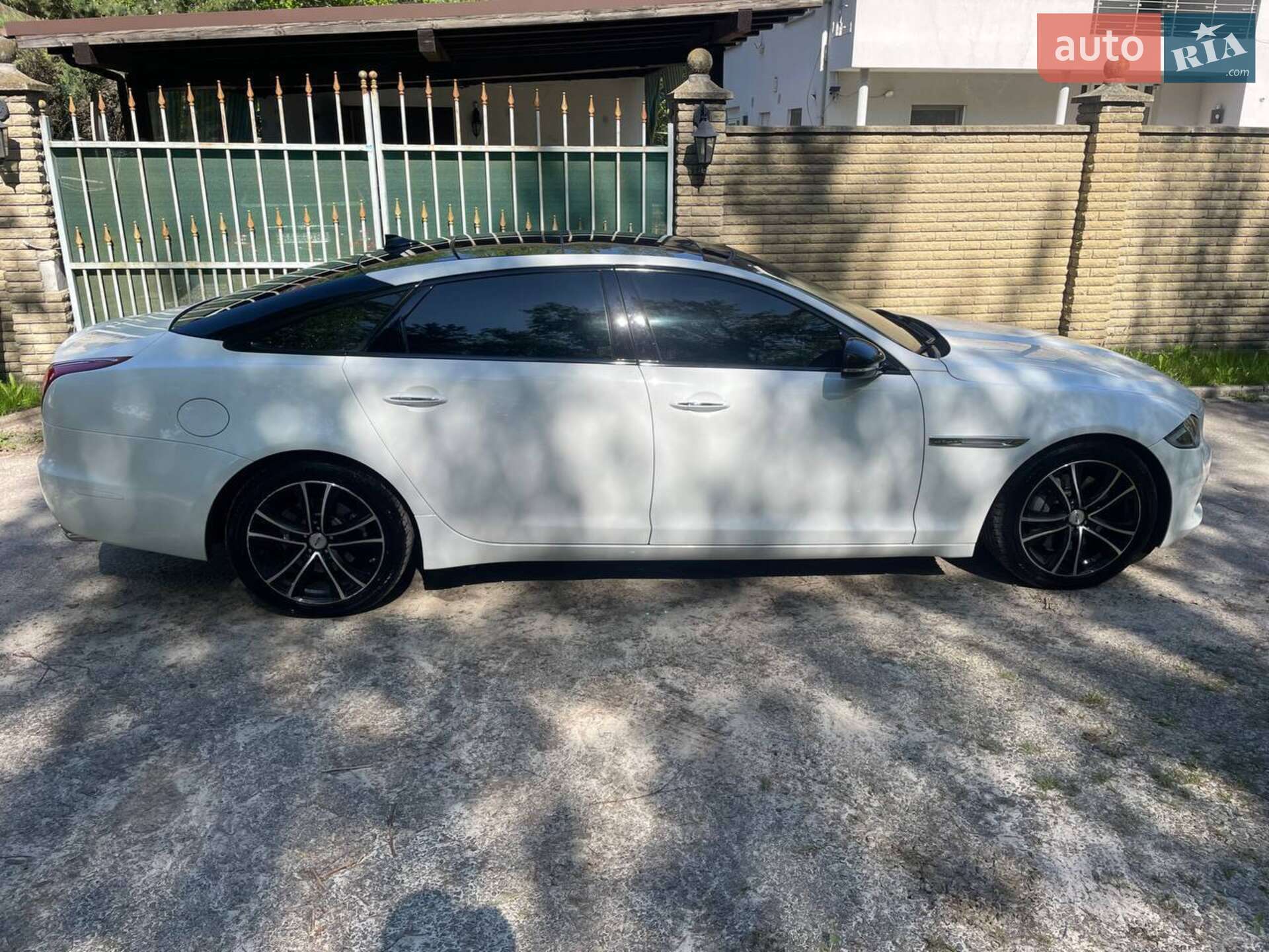 Jaguar XJ 2015 VIN SAJAJ22H0F8V88378 фото оголошення 38 з 40