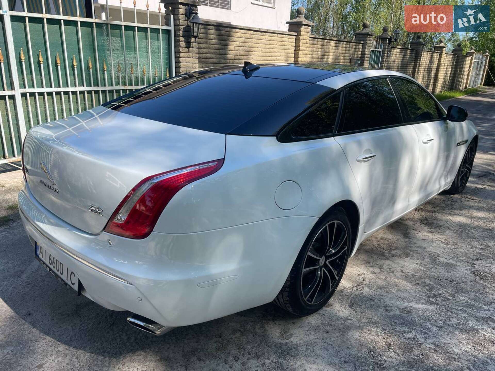 Jaguar XJ 2015 VIN SAJAJ22H0F8V88378 фото оголошення 40 з 40