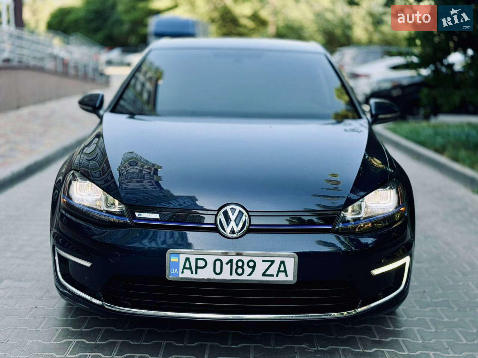 Volkswagen e-Golf 2016 VIN WVWKP7AU1GW913503 фото оголошення 2 з 11