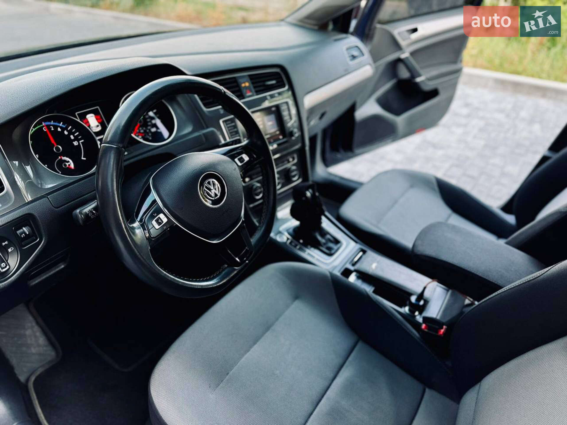 Volkswagen e-Golf 2016 VIN WVWKP7AU1GW913503 фото оголошення 6 з 11