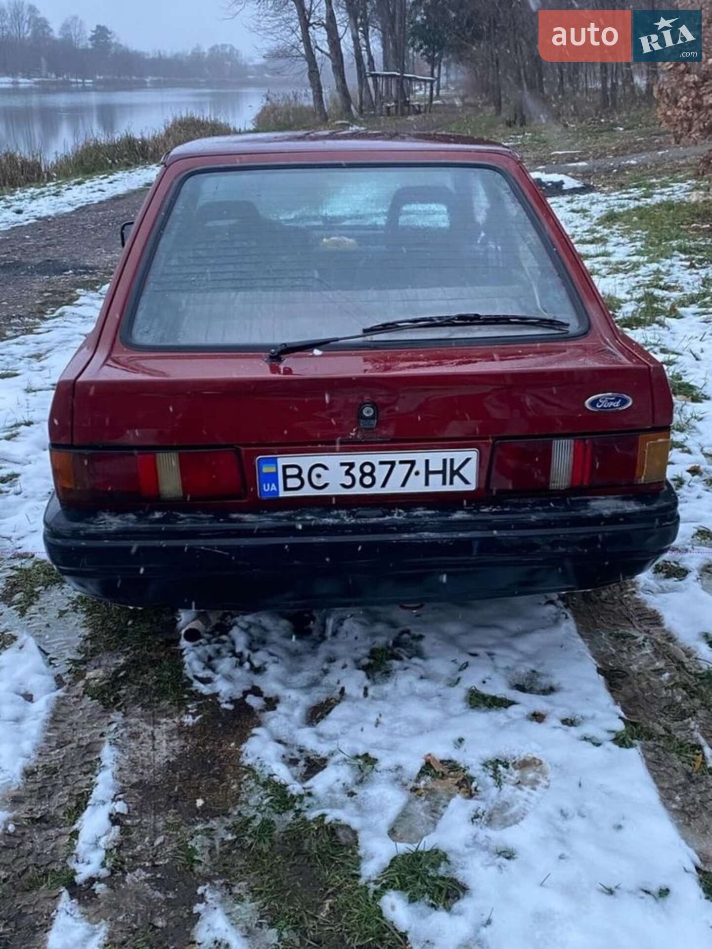 Ford Escort 1989 VIN WF0AXXGCAAKM18827 фото оголошення 2 з 3