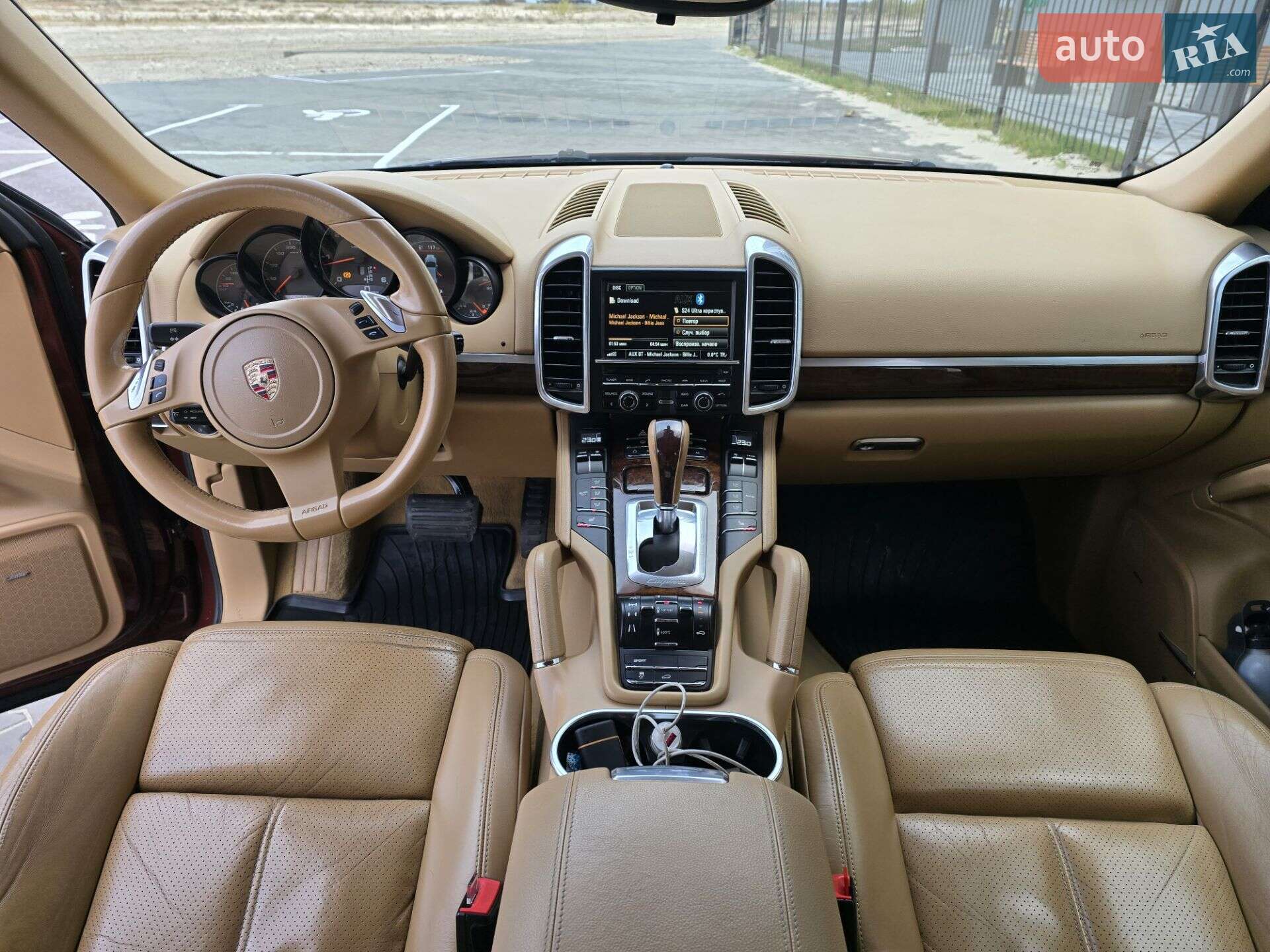 Porsche Cayenne 2011 VIN WP1ZZZ92ZBLA31981 фото оголошення 2 з 10