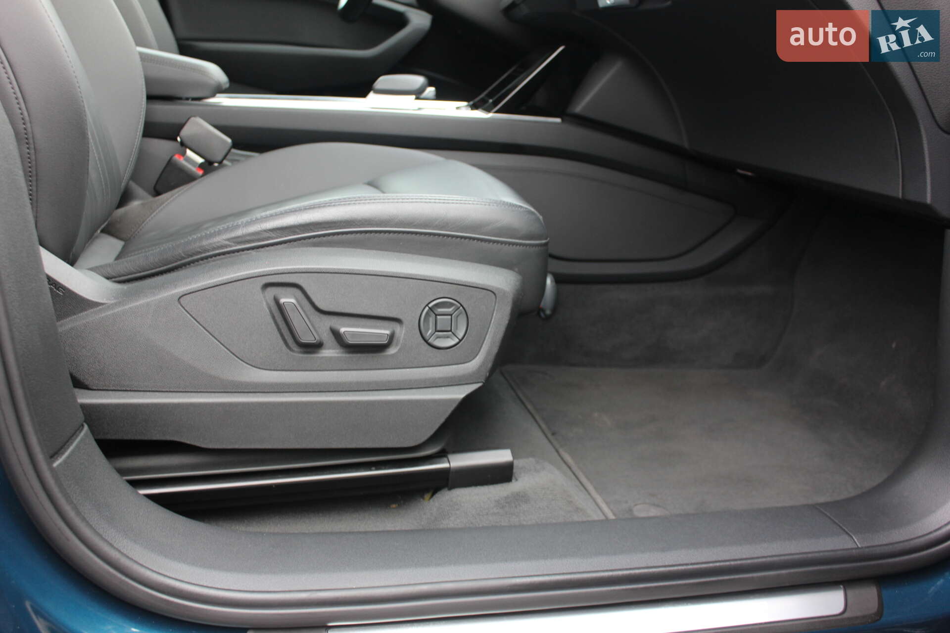 Audi e-tron 2019 VIN WAUZZZGE5LB016512 фото оголошення 49 з 130