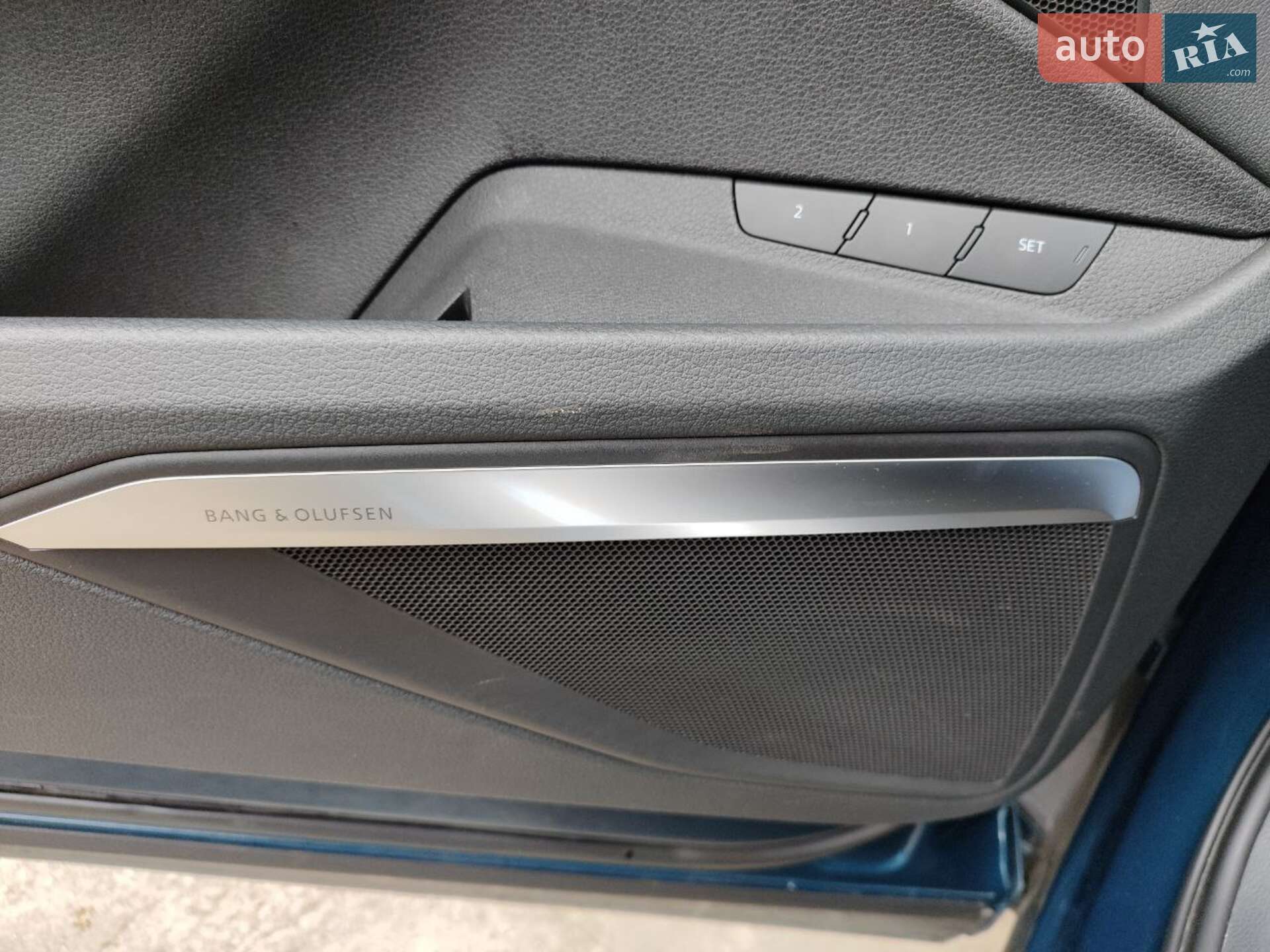 Audi e-tron 2019 VIN WA1LAAGE8KB020550 фото оголошення 5 з 28