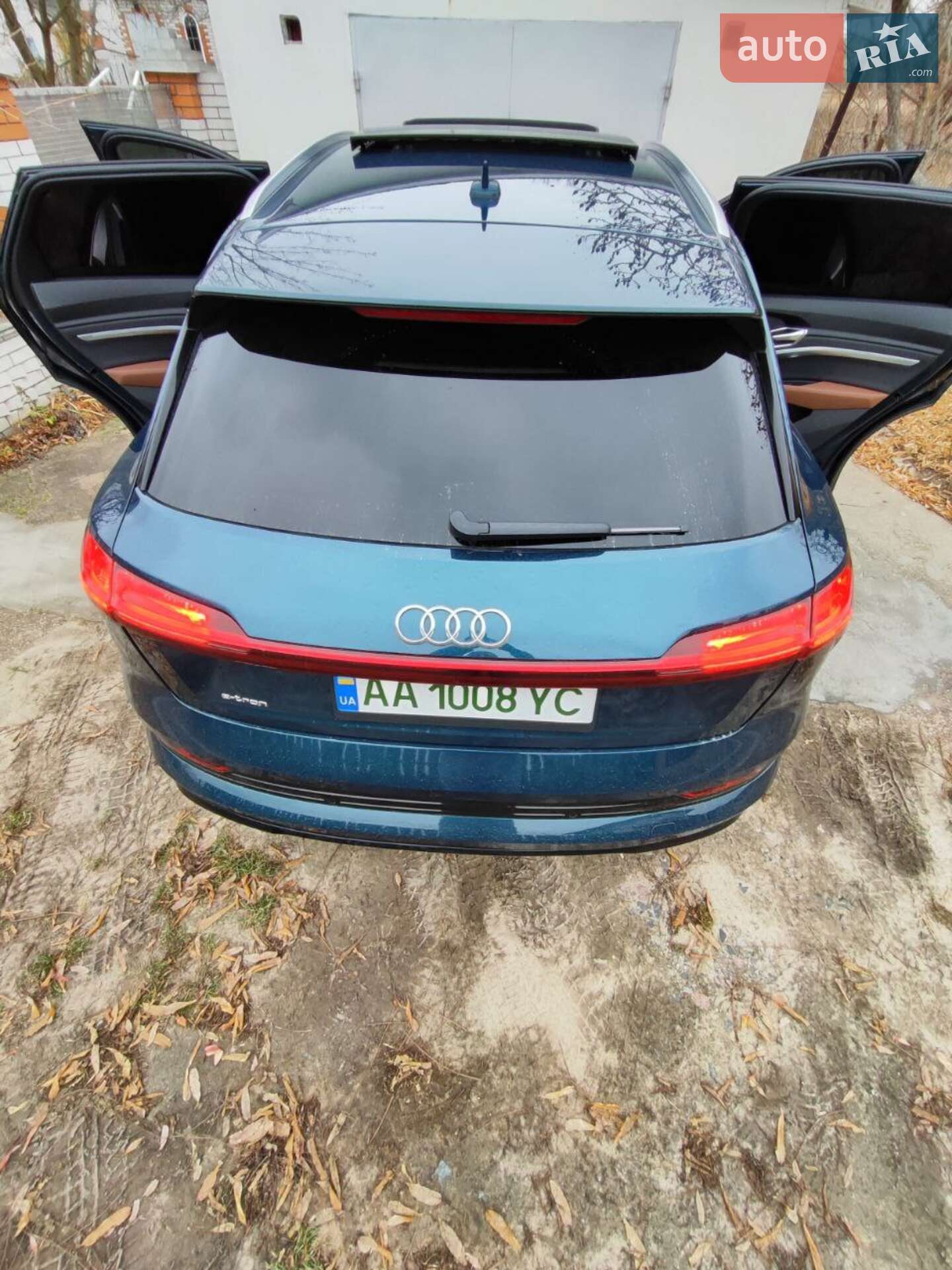 Audi e-tron 2019 VIN WA1LAAGE8KB020550 фото оголошення 16 з 28