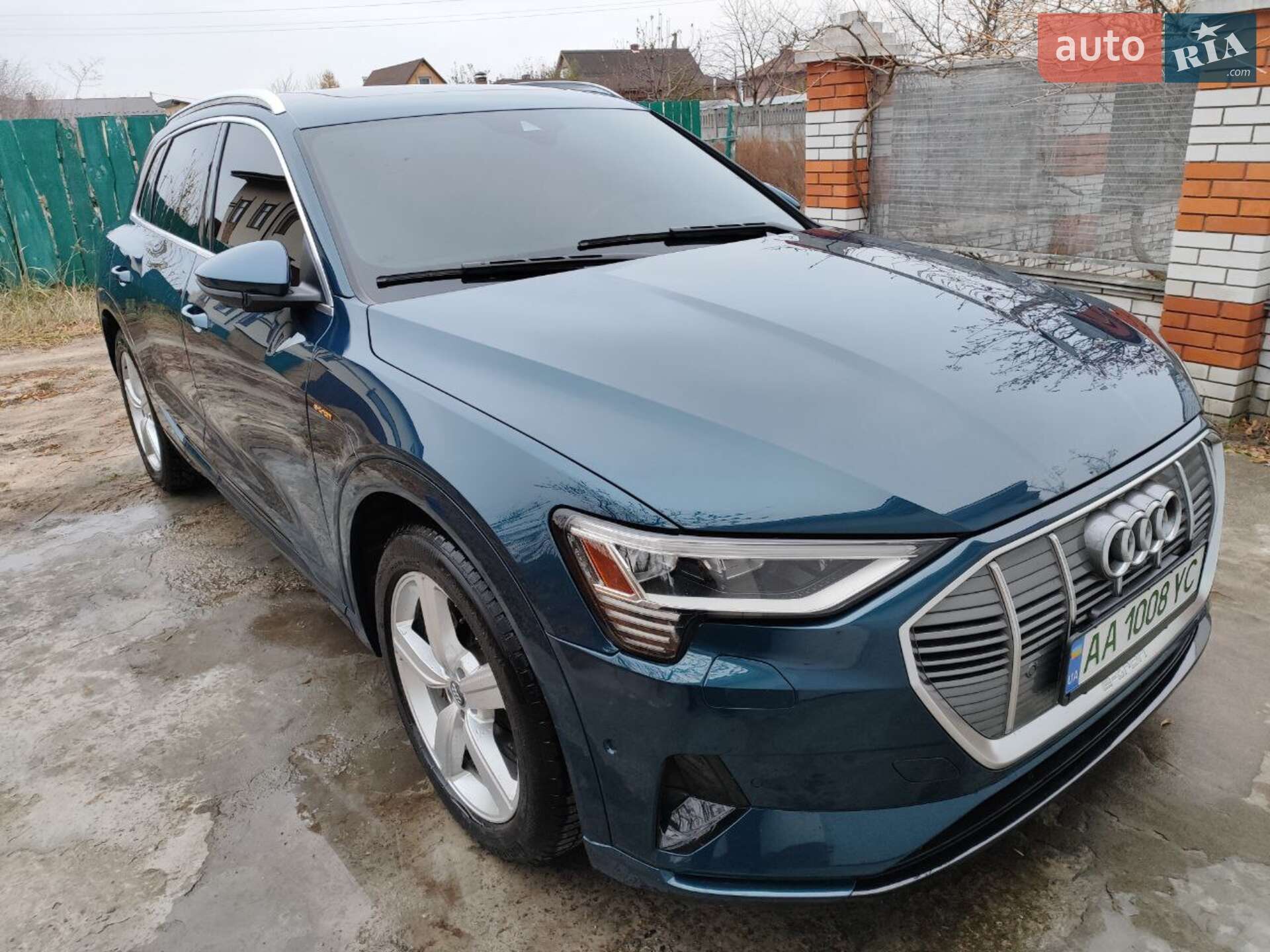 Audi e-tron 2019 VIN WA1LAAGE8KB020550 фото оголошення 26 з 28