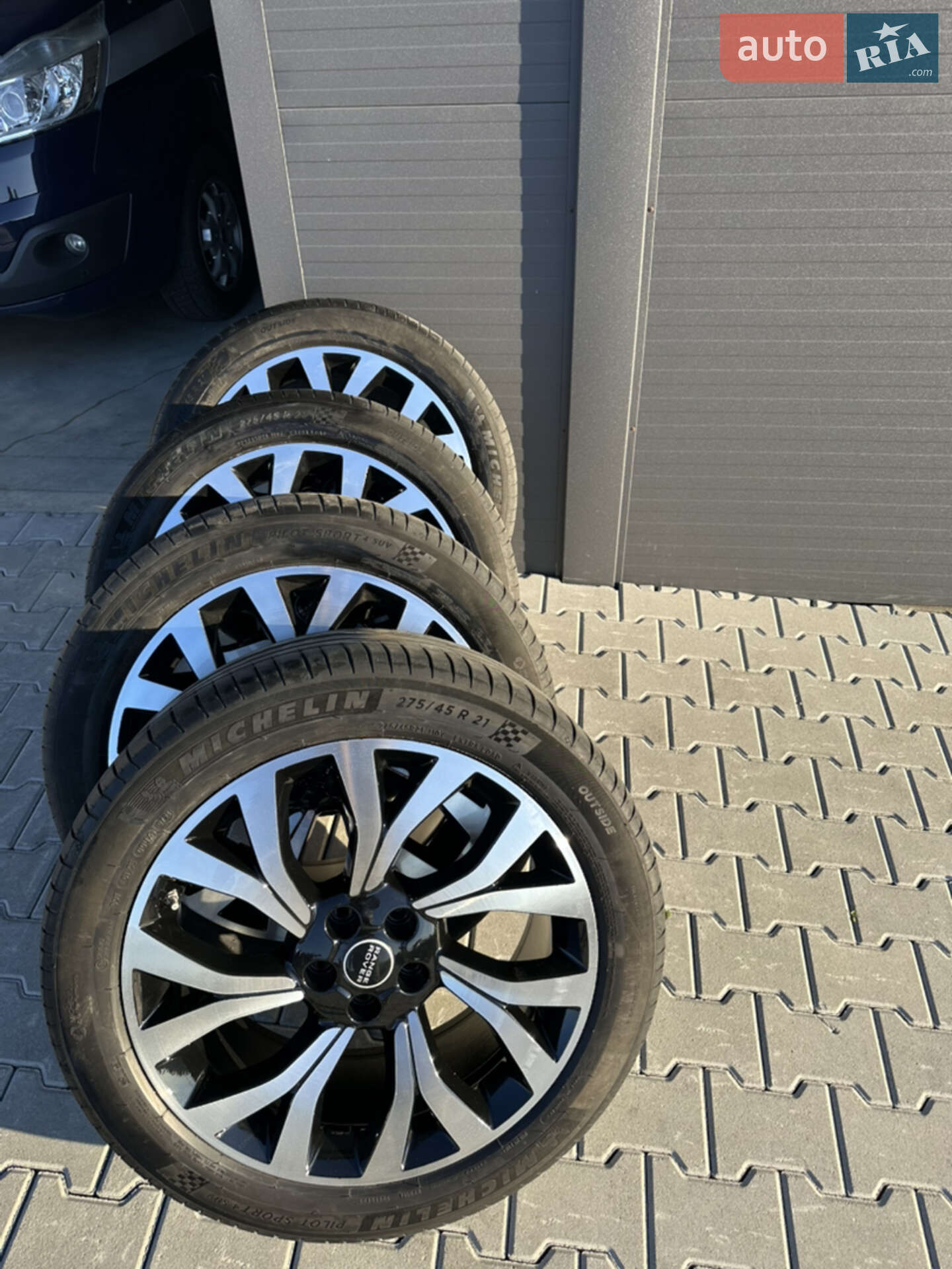 Land Rover Range Rover 2018 VIN SALGA2BJ1JA500539 фото оголошення 4 з 33