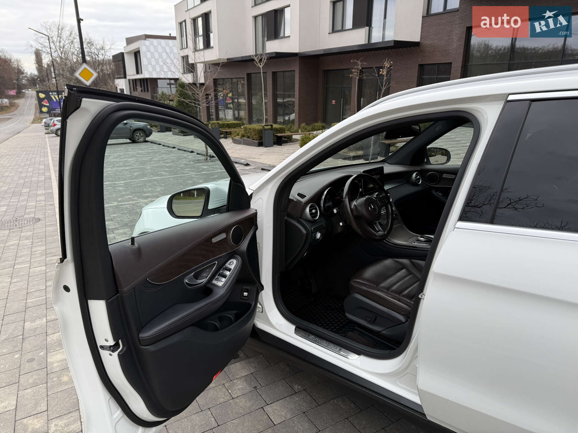 Mercedes-Benz GLC-Class 2015 VIN WDC2539091F034192 фото оголошення 12 з 35