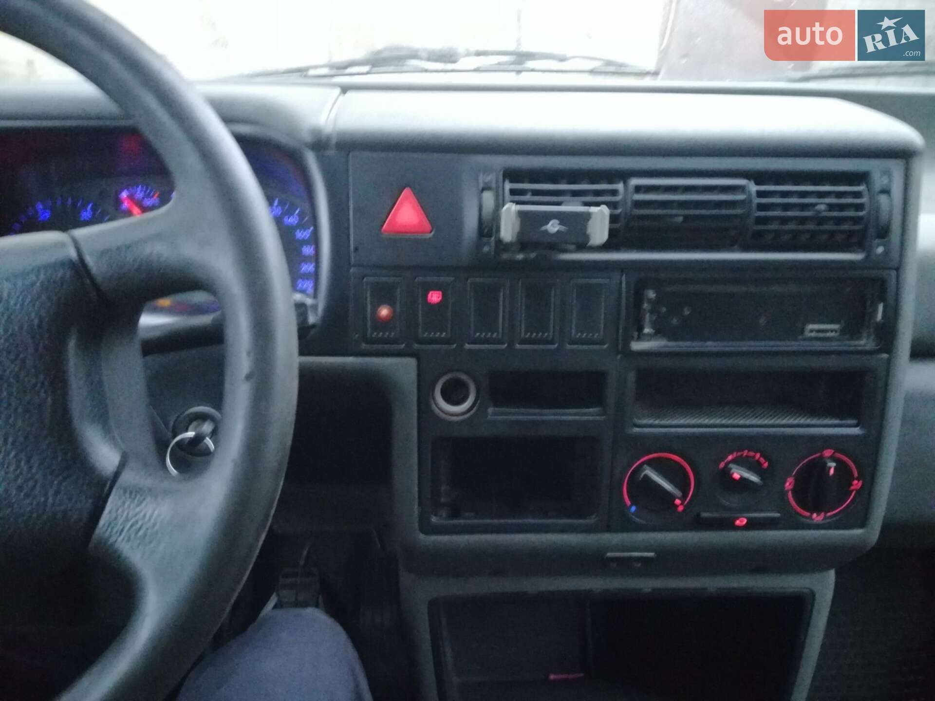 Volkswagen Transporter 2002 VIN WV1ZZZ70Z2H140860 фото оголошення 6 з 6
