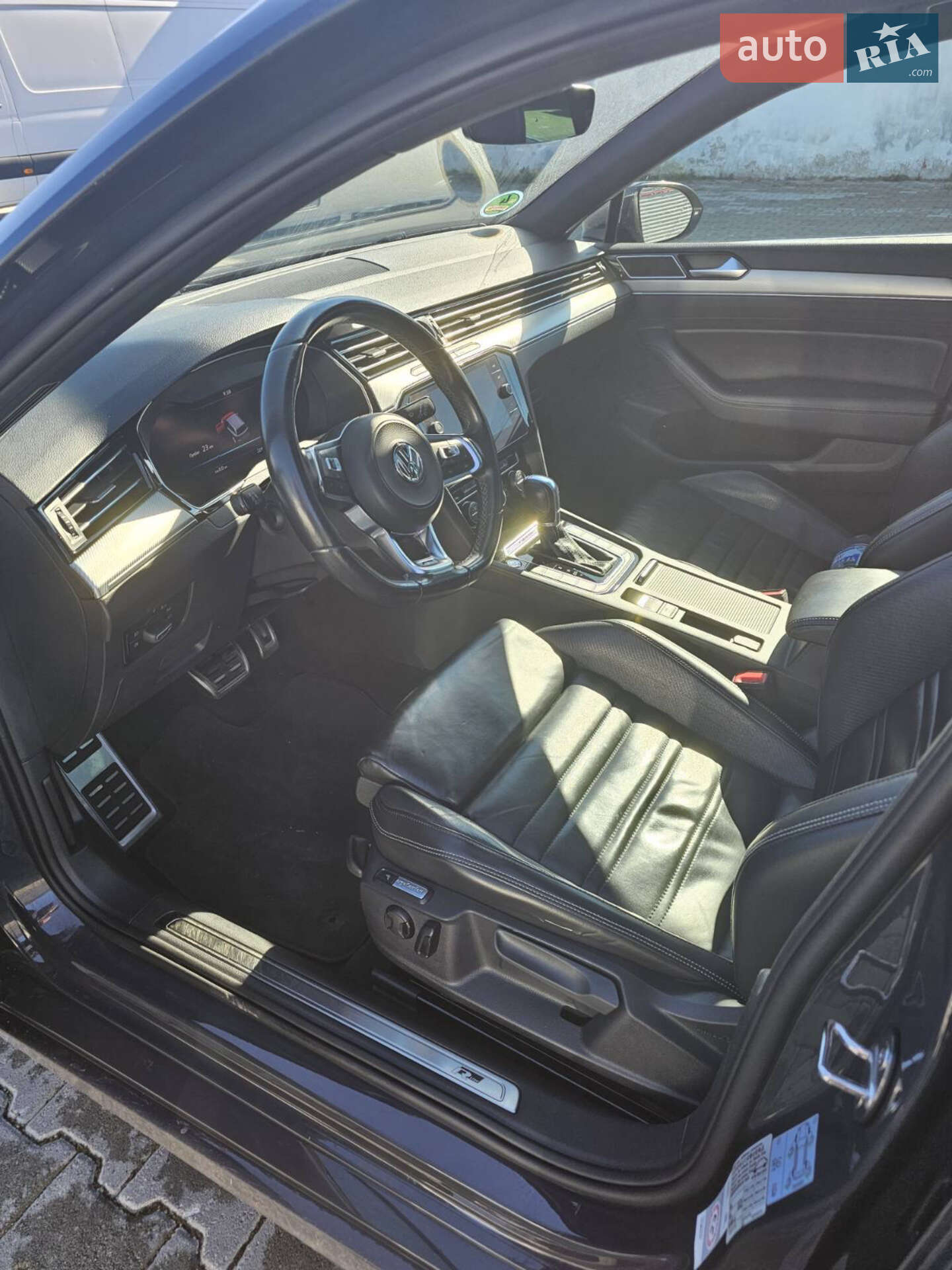 Volkswagen Passat 2018 VIN WVWZZZ3CZJE226827 фото оголошення 19 з 33