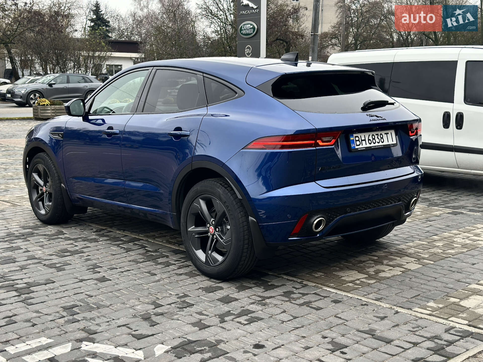 Jaguar E-Pace 2023 VIN SADFA2BX8P1038792 фото оголошення 4 з 18