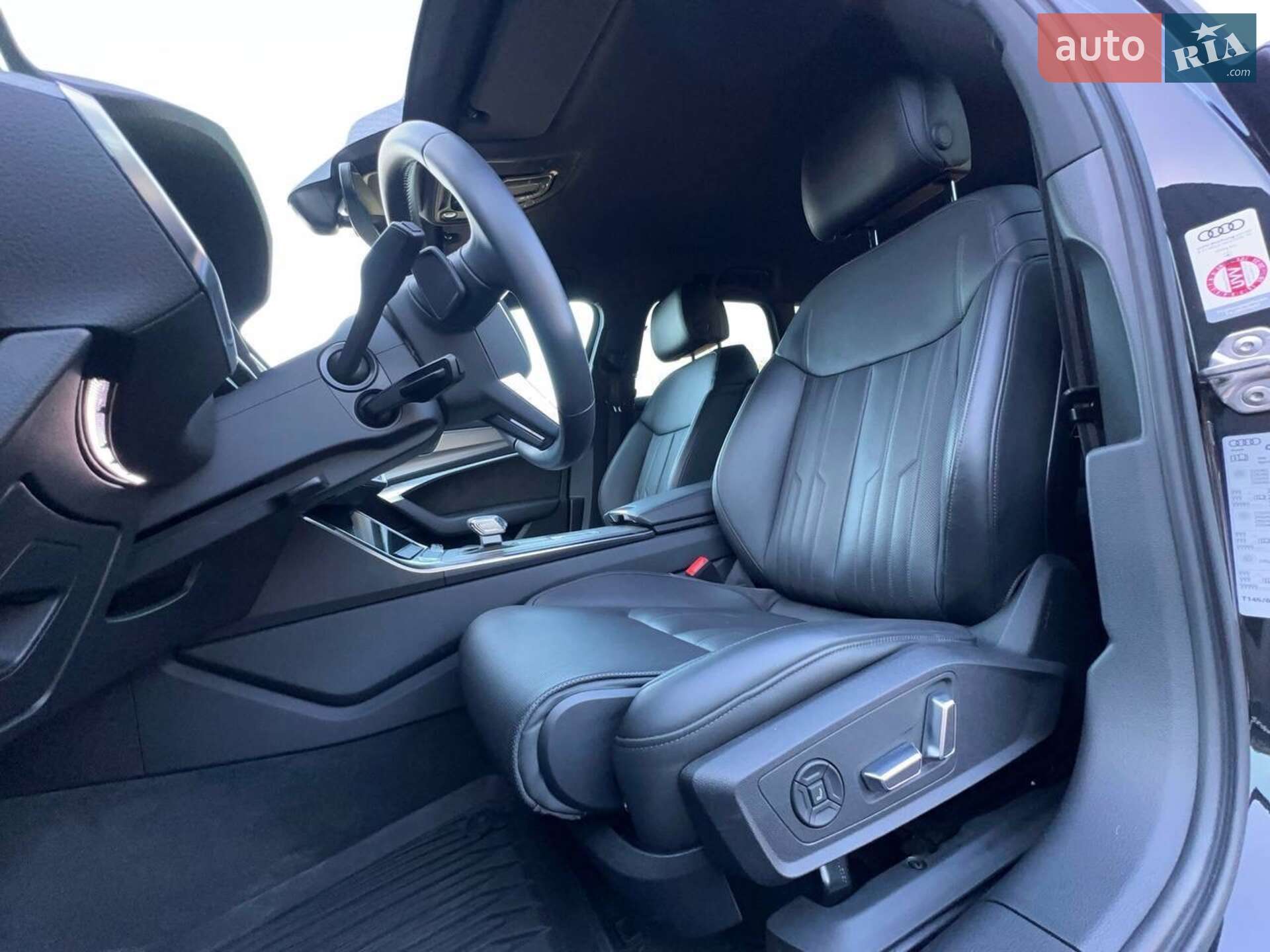 Audi A6 2018 VIN WAUZZZF25KN041186 фото оголошення 17 з 22