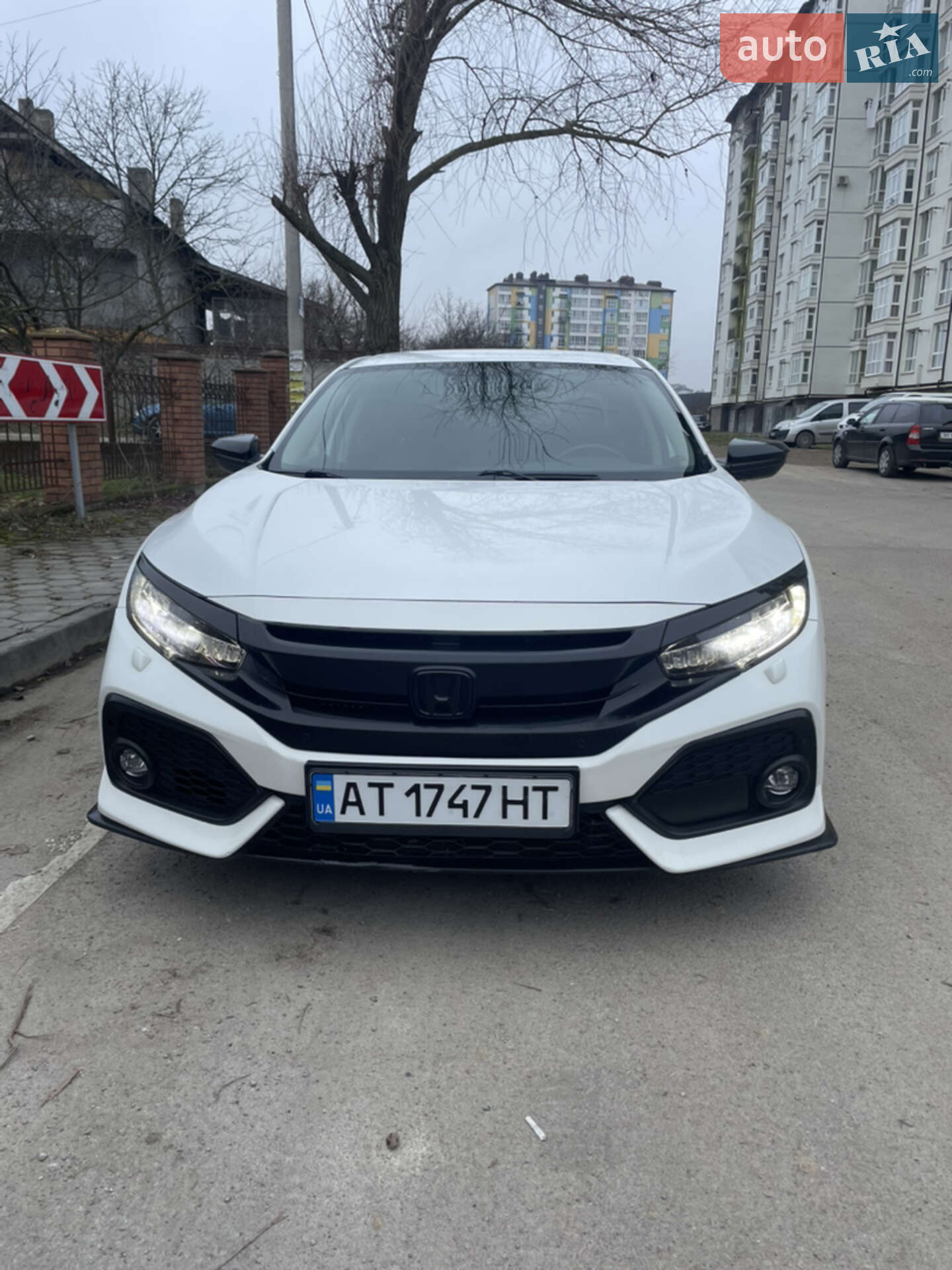 Honda Civic 2018 VIN 2HGFC2F50JH029139 фото оголошення 2 з 8