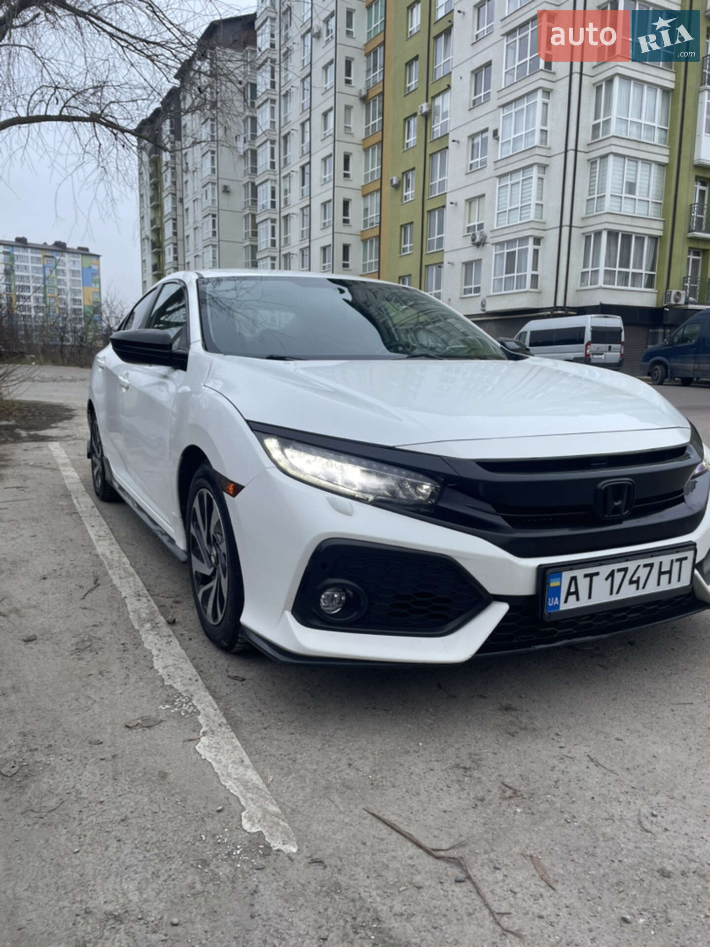 Honda Civic 2018 VIN 2HGFC2F50JH029139 фото оголошення 3 з 8