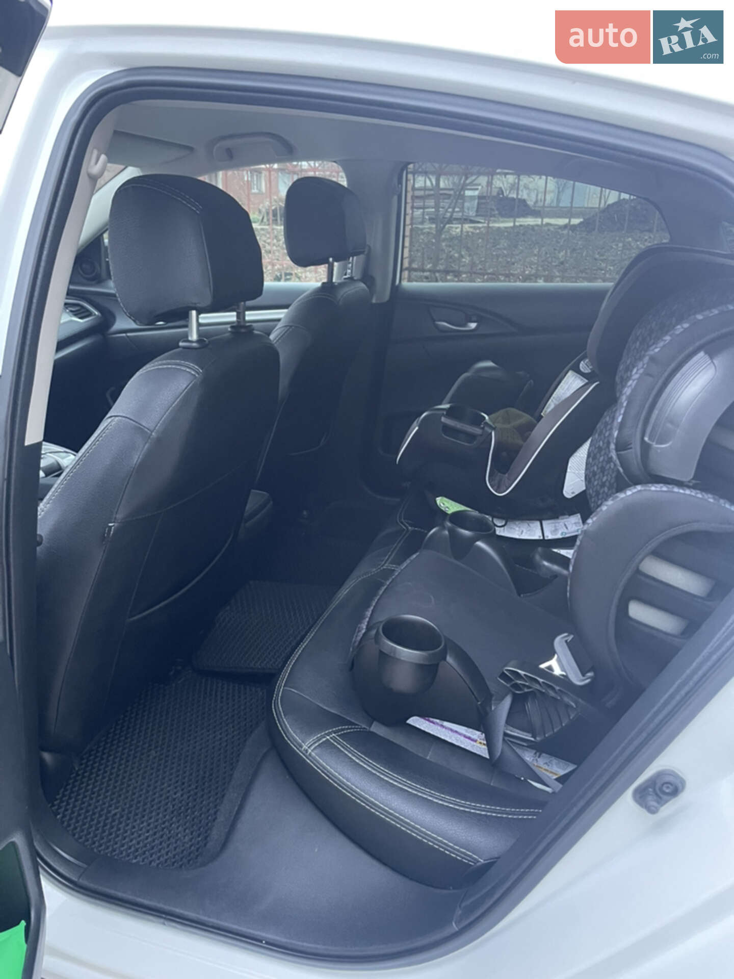 Honda Civic 2018 VIN 2HGFC2F50JH029139 фото оголошення 6 з 8
