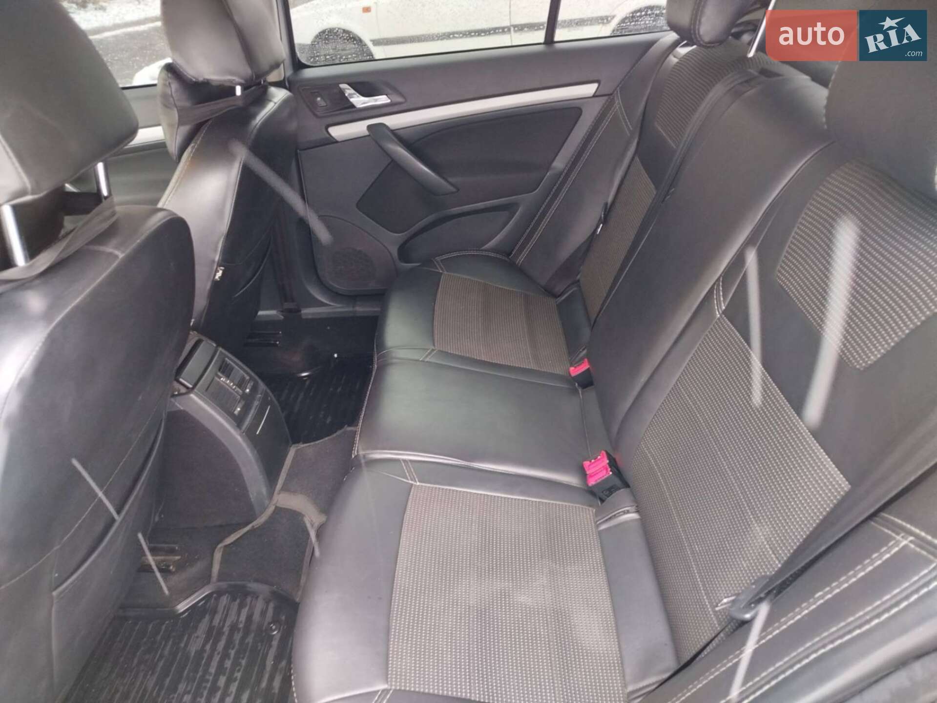 Skoda Octavia 2012 VIN TMBCK41Z3DB152277 фото оголошення 22 з 26